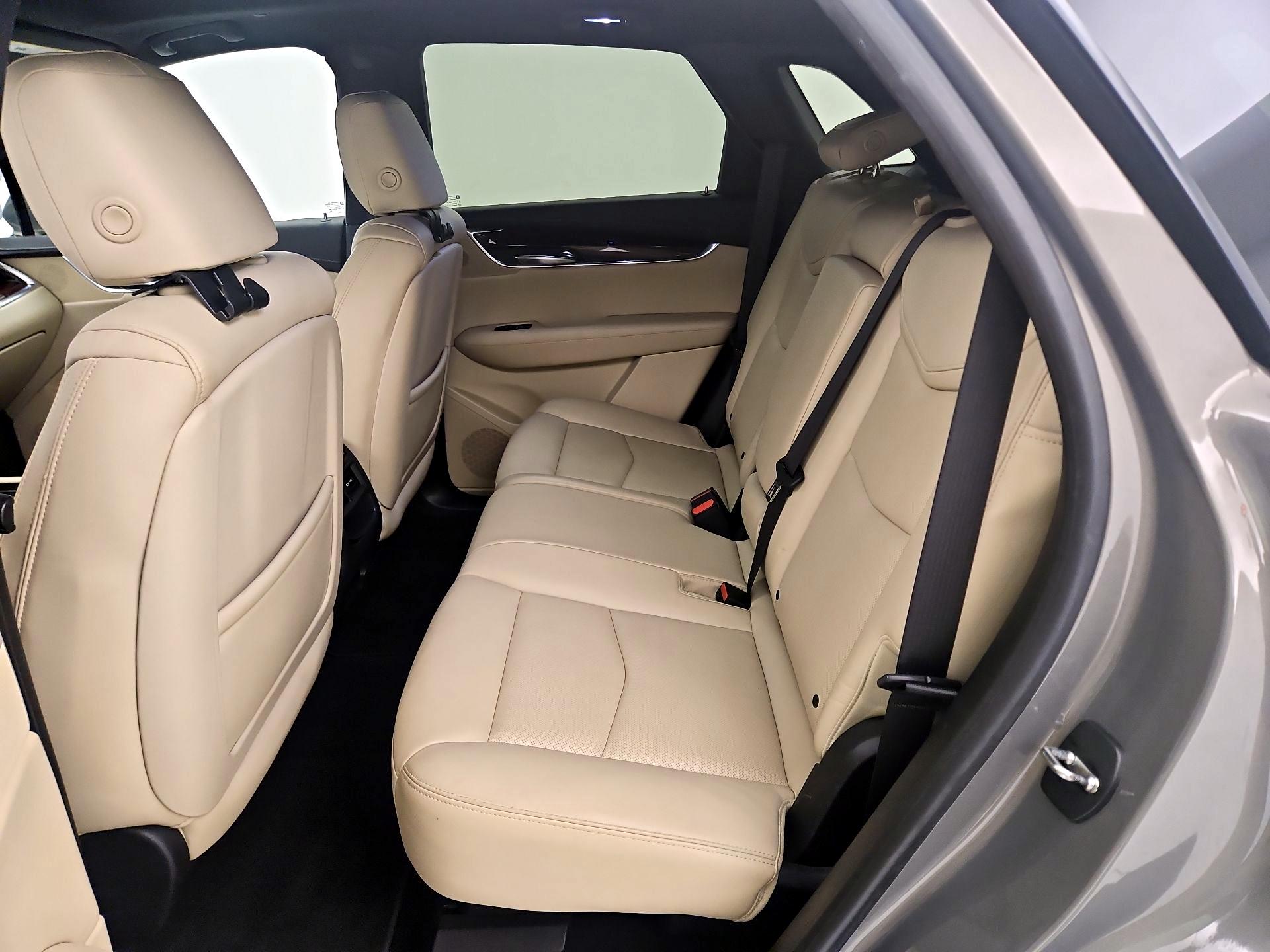 Thumbnail: 2017 Cadillac XT5 - 17
