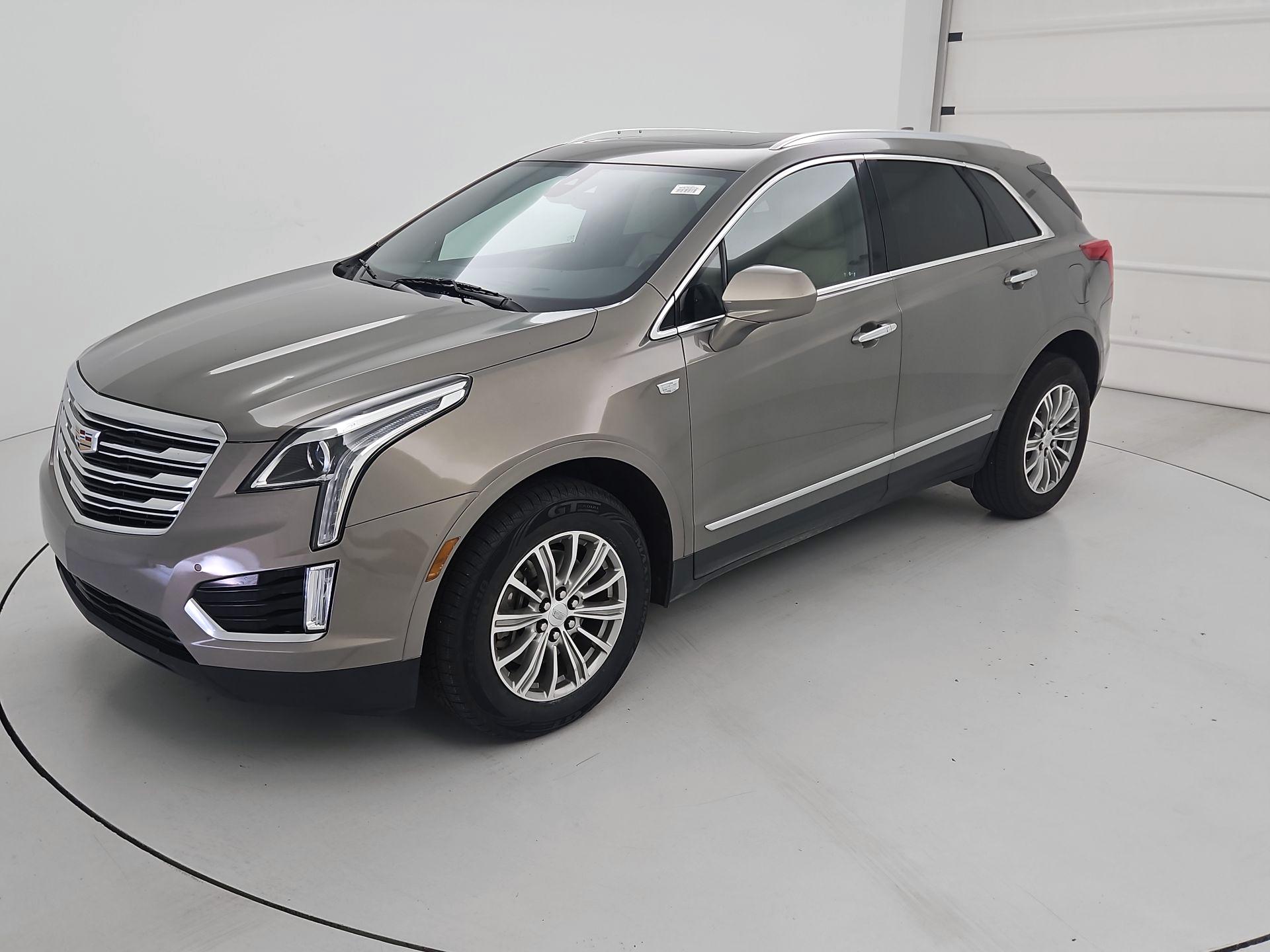 Thumbnail: 2017 Cadillac XT5 - 3