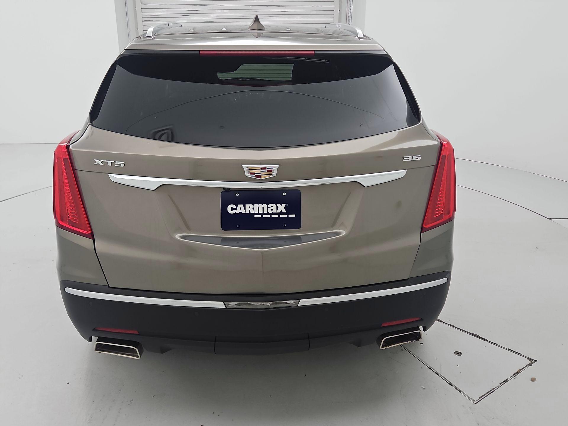 Thumbnail: 2017 Cadillac XT5 - 6