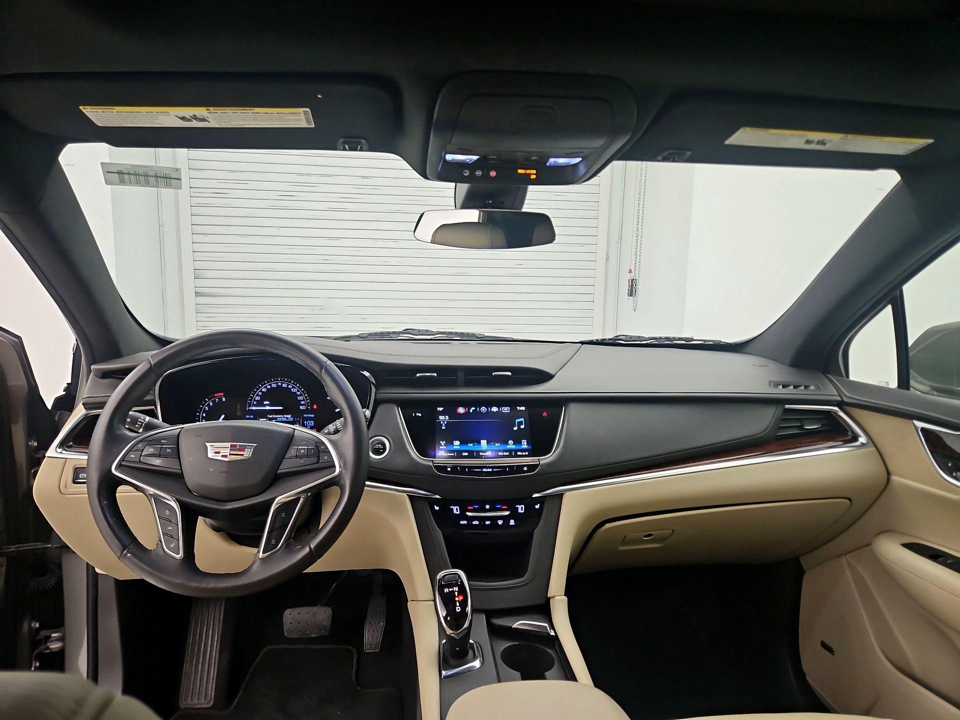 Thumbnail: 2017 Cadillac XT5 - 8