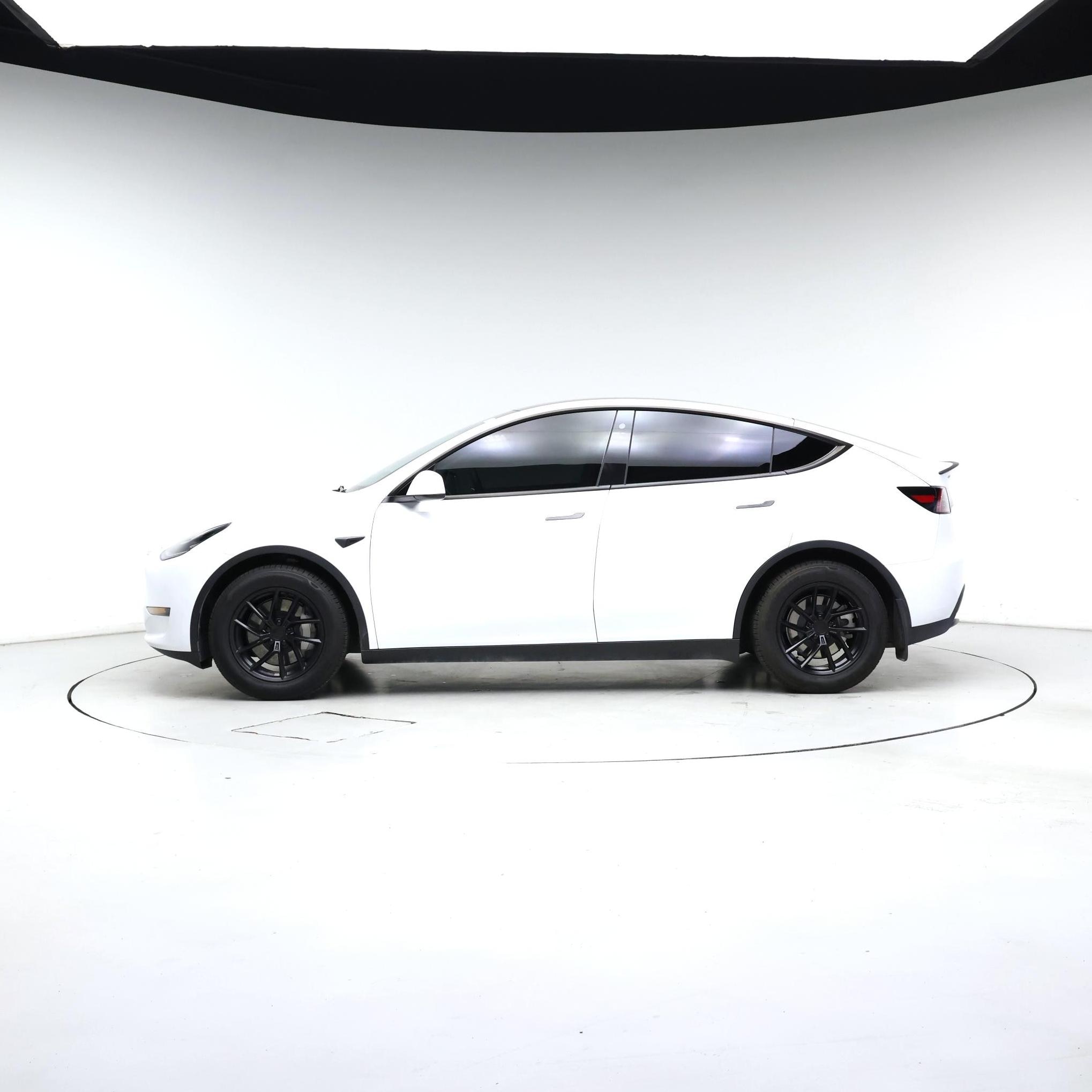 Thumbnail: 2023 Tesla Model Y - 3