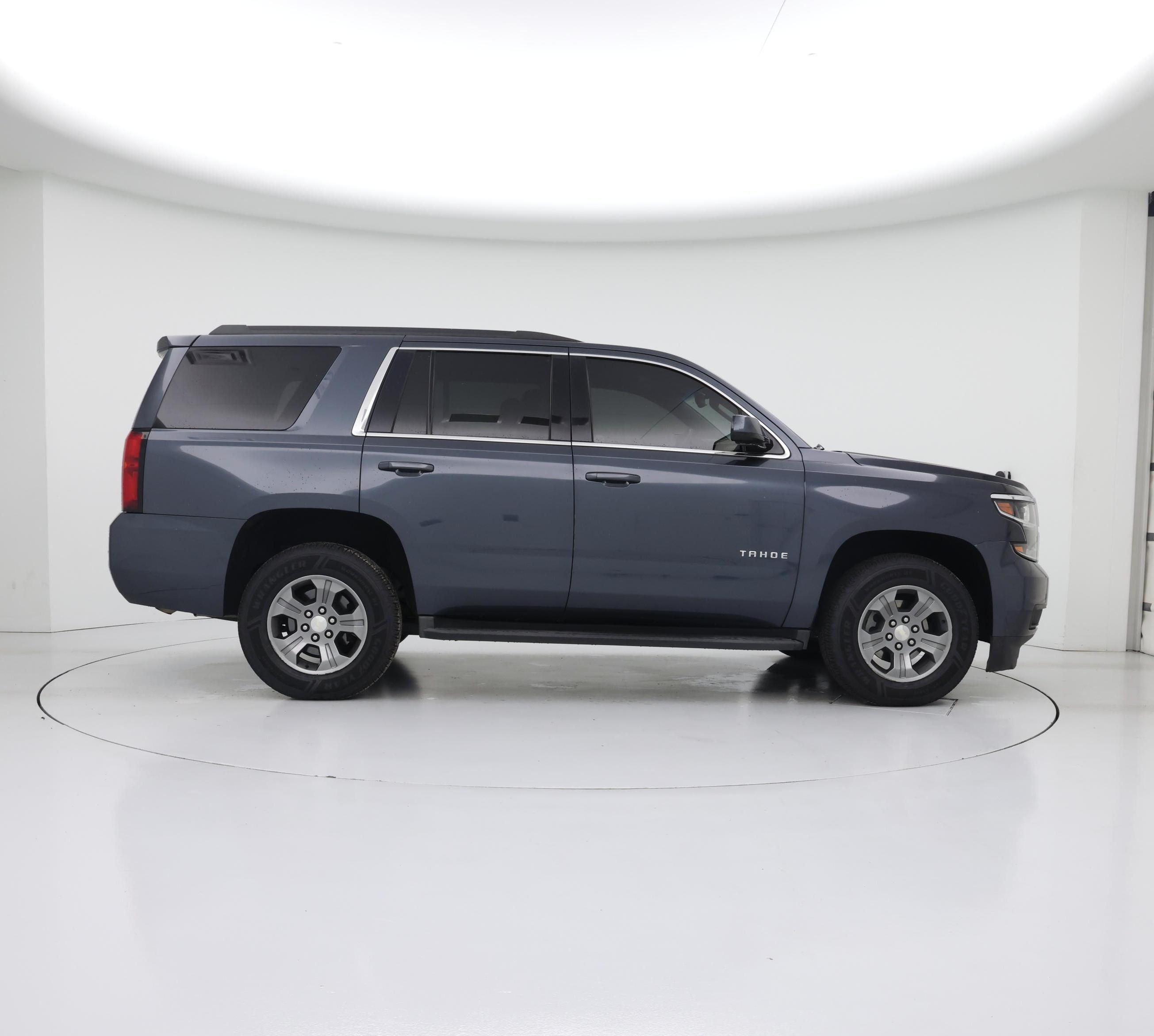 Thumbnail: 2019 Chevrolet Tahoe - 7