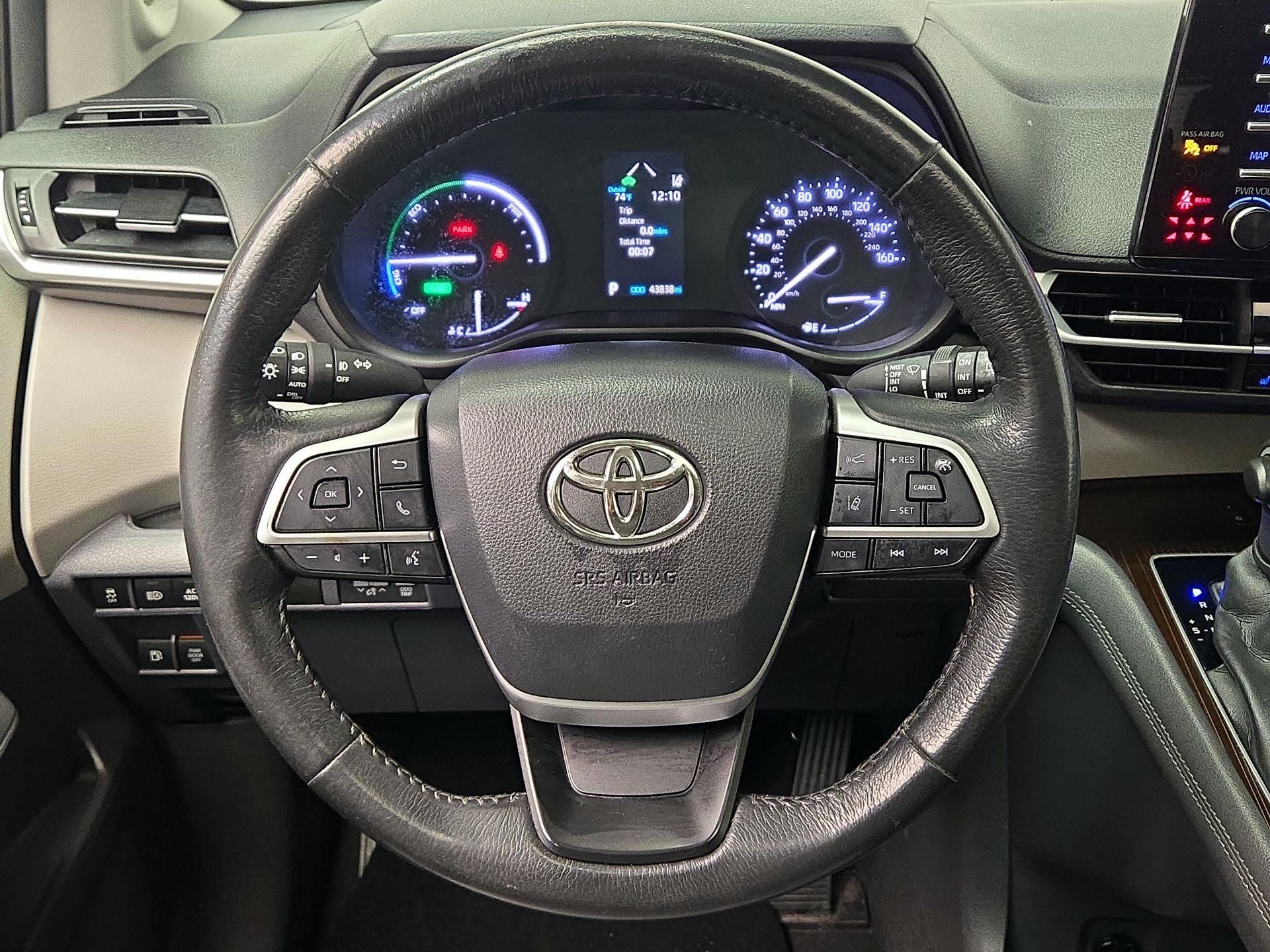 Thumbnail: 2022 Toyota Sienna - 10