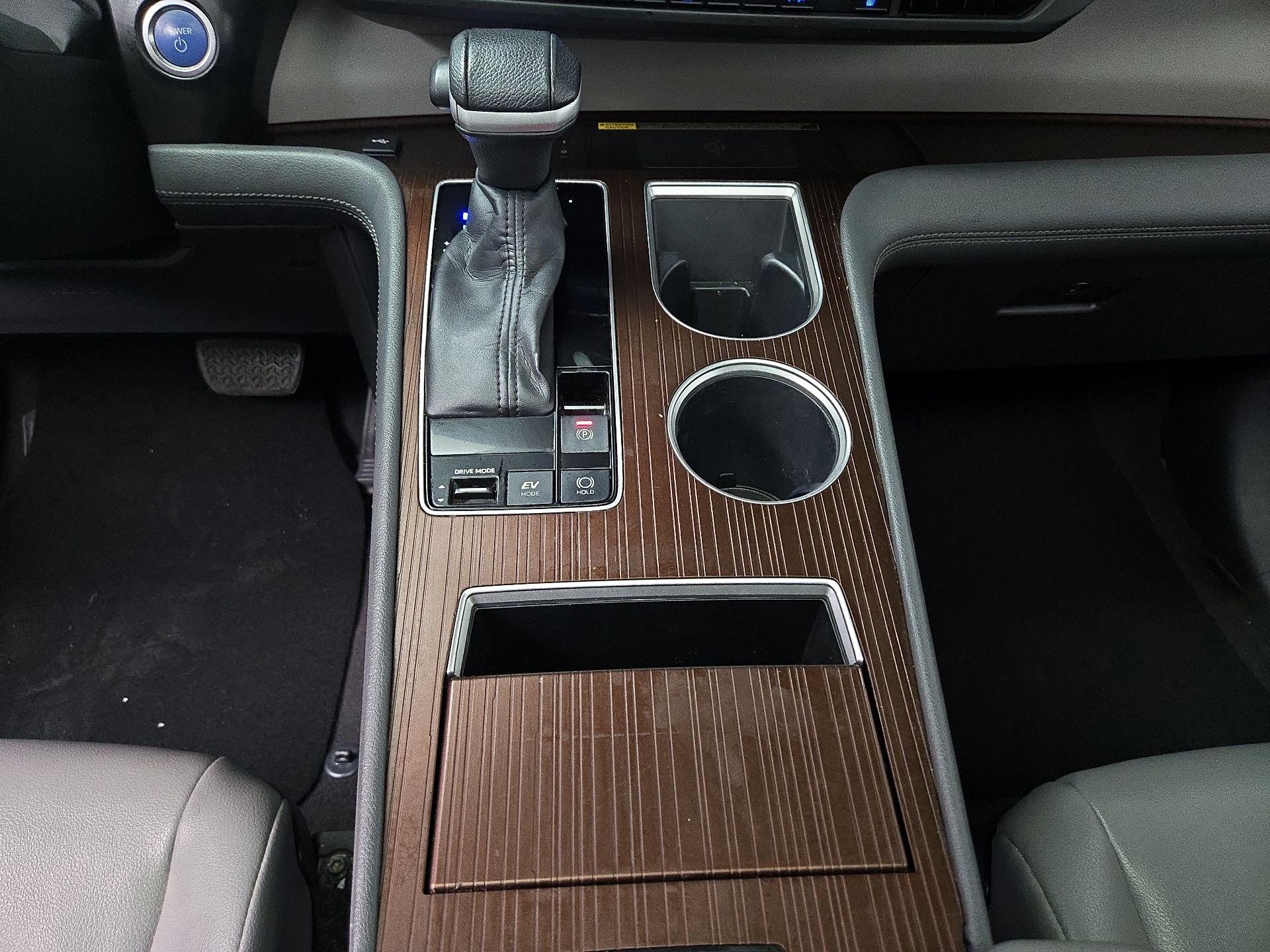 Thumbnail: 2022 Toyota Sienna - 18