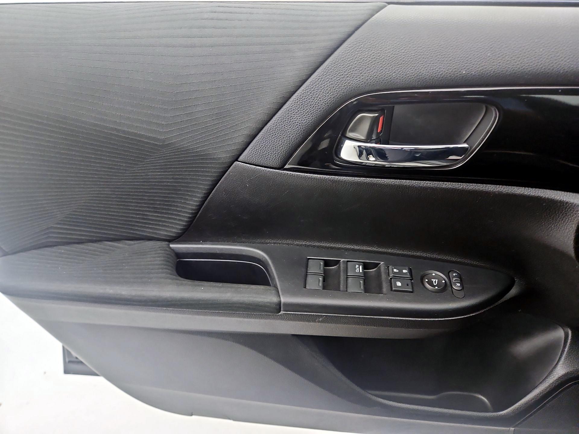 Thumbnail: 2017 Honda Accord - 12