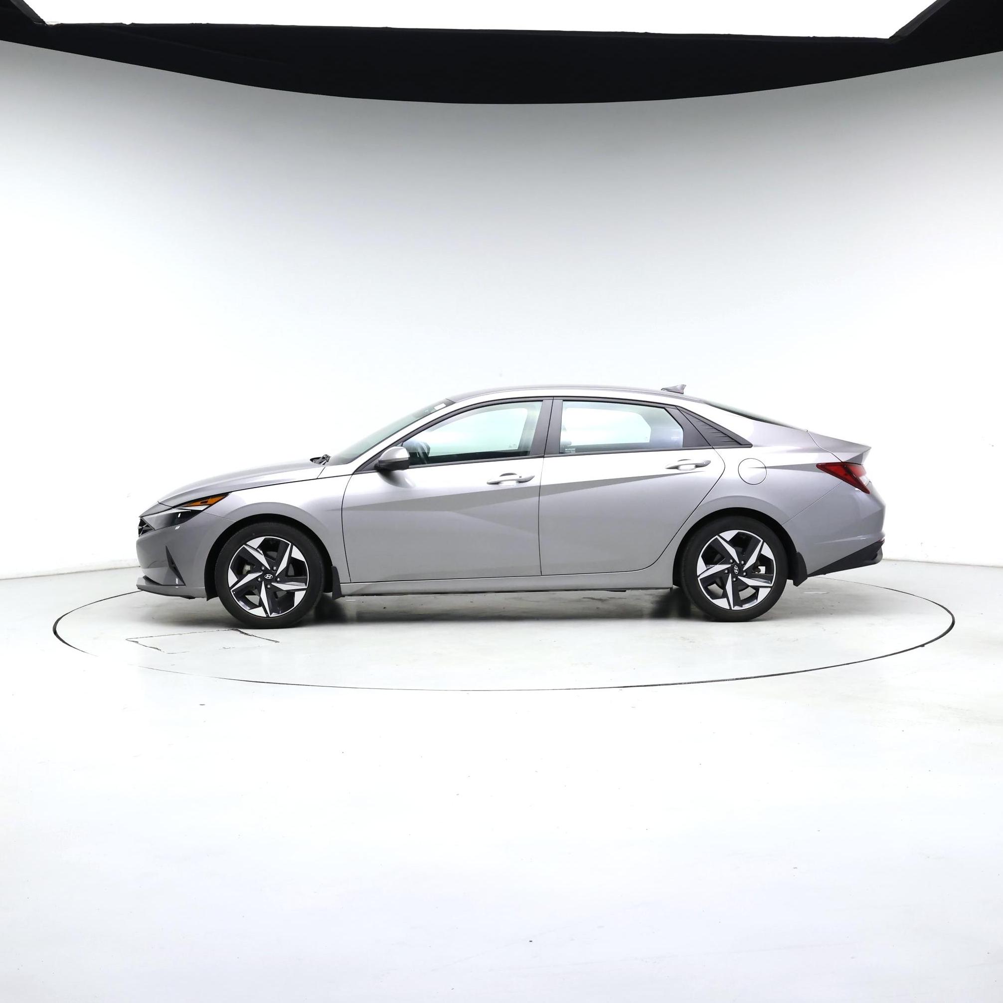 Thumbnail: 2023 Hyundai Elantra - 3