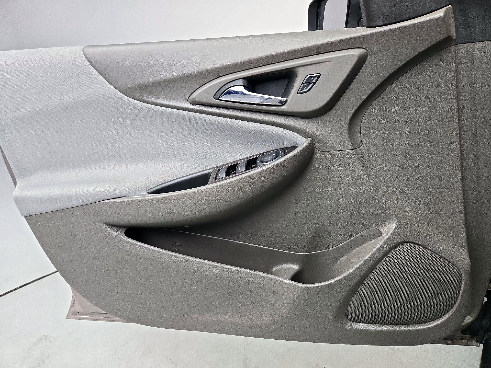 Thumbnail: 2022 Chevrolet Malibu - 12