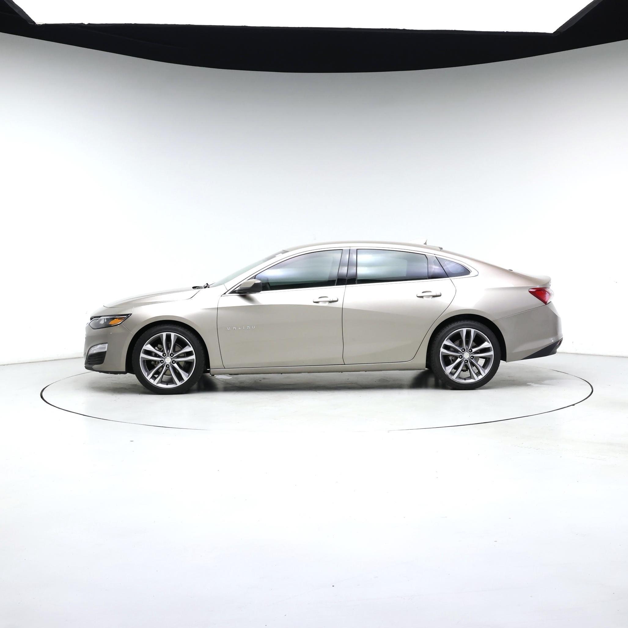 Thumbnail: 2022 Chevrolet Malibu - 3