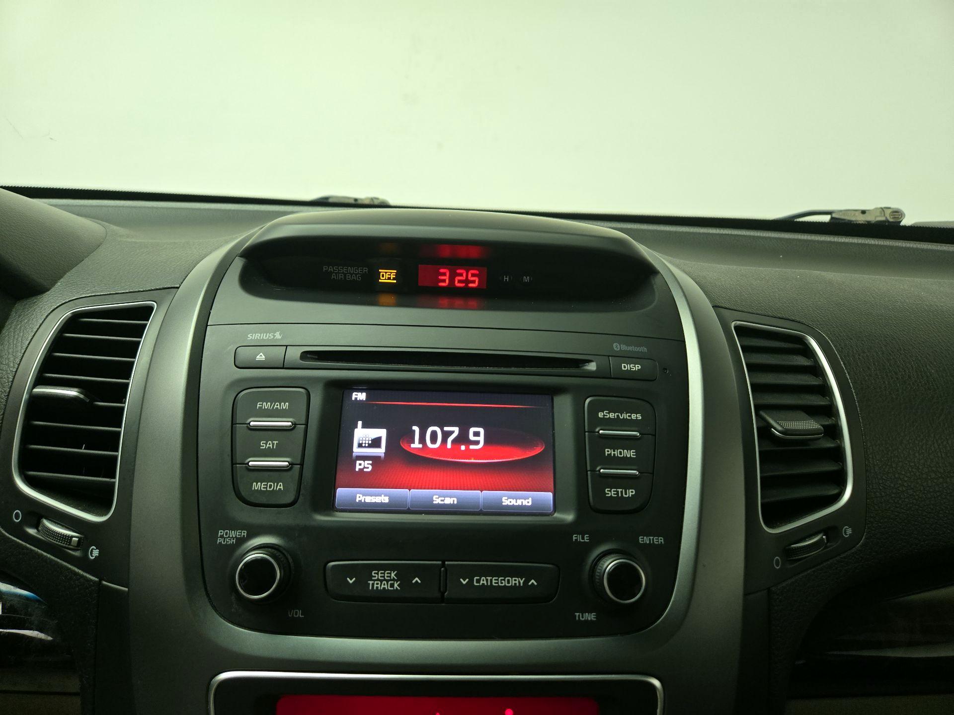 Thumbnail: 2014 Kia Sorento - 15