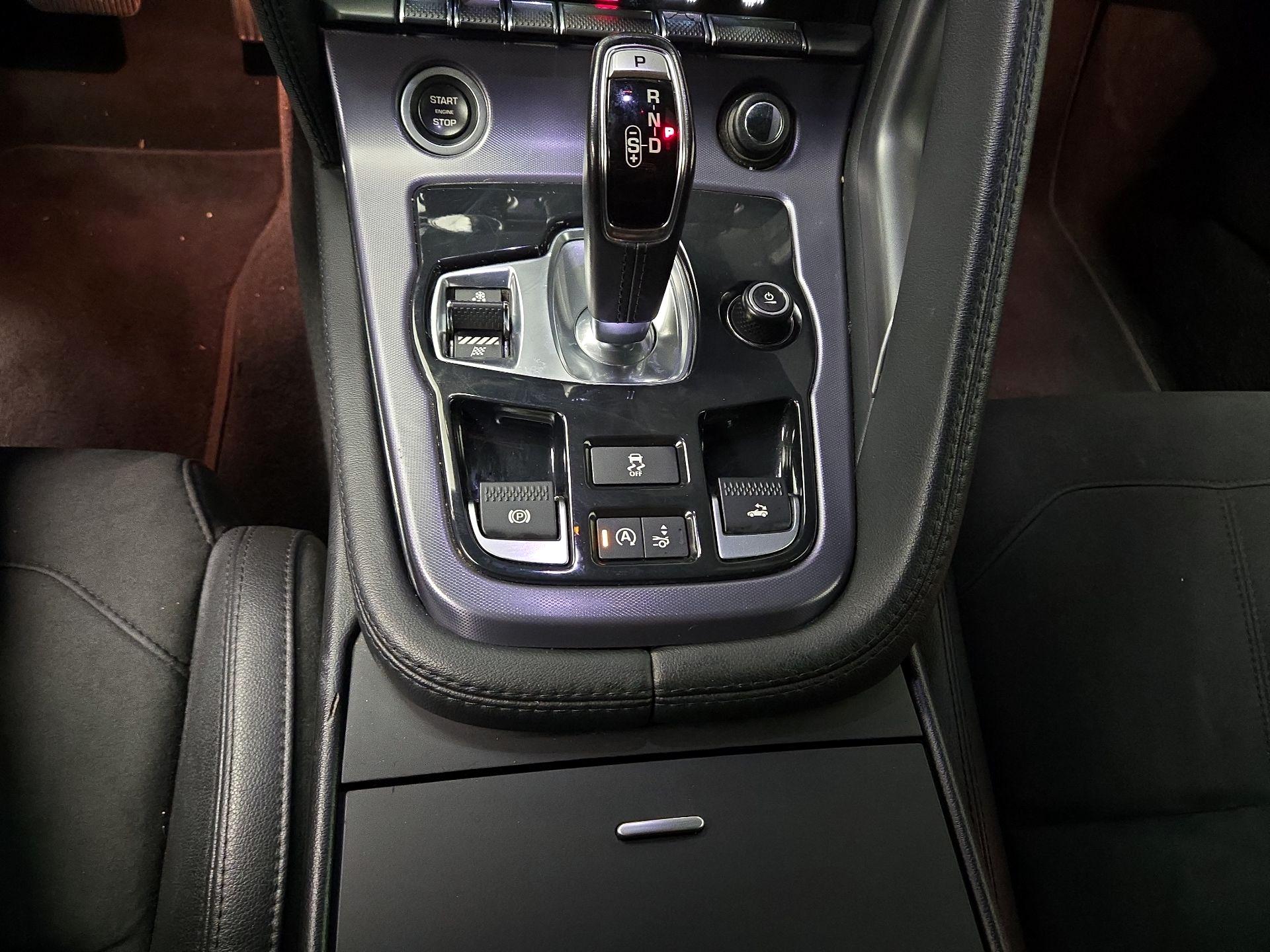Thumbnail: 2019 Jaguar F-Type - 18