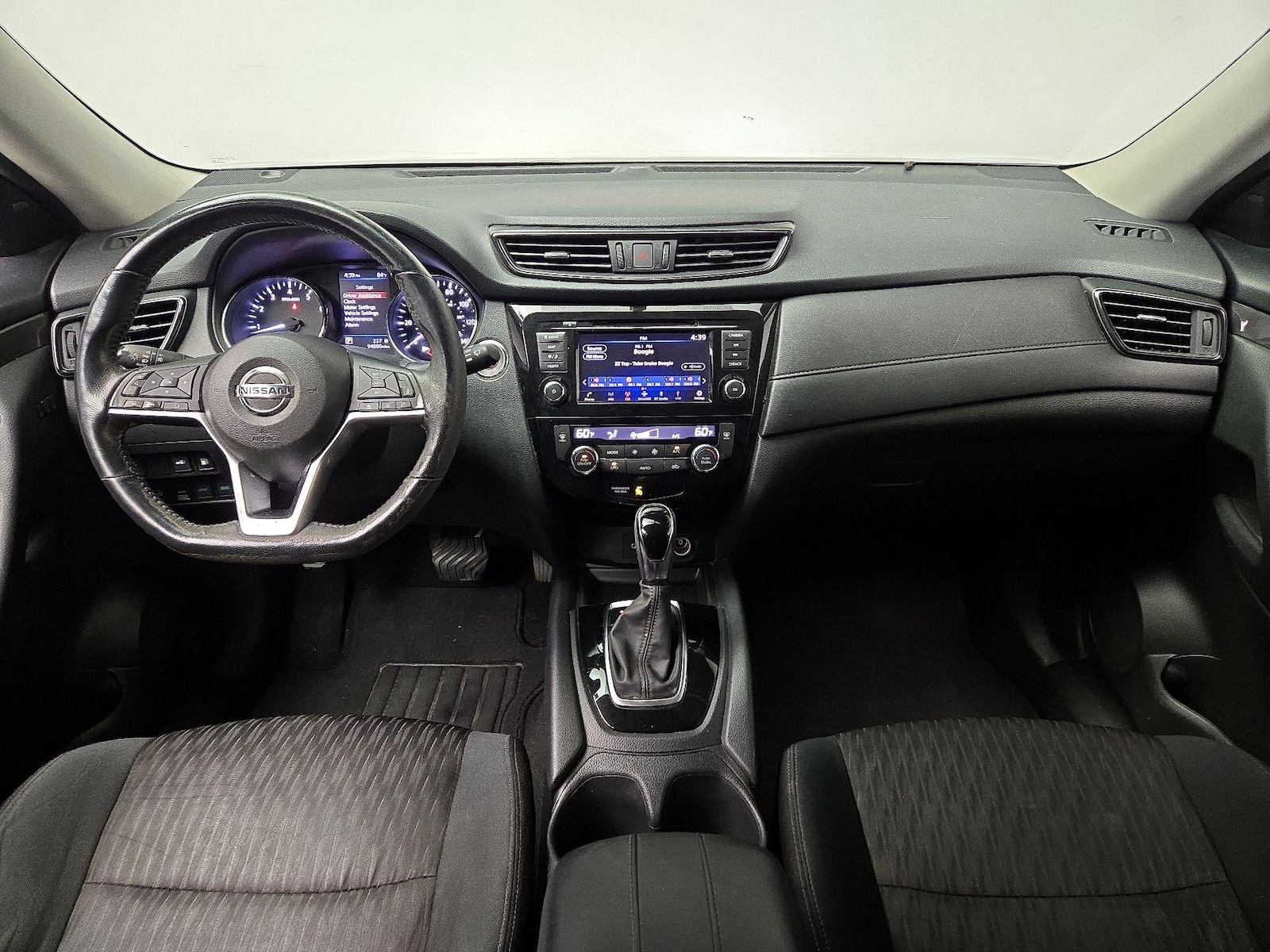 2018 Nissan Rogue SV - Photo 10