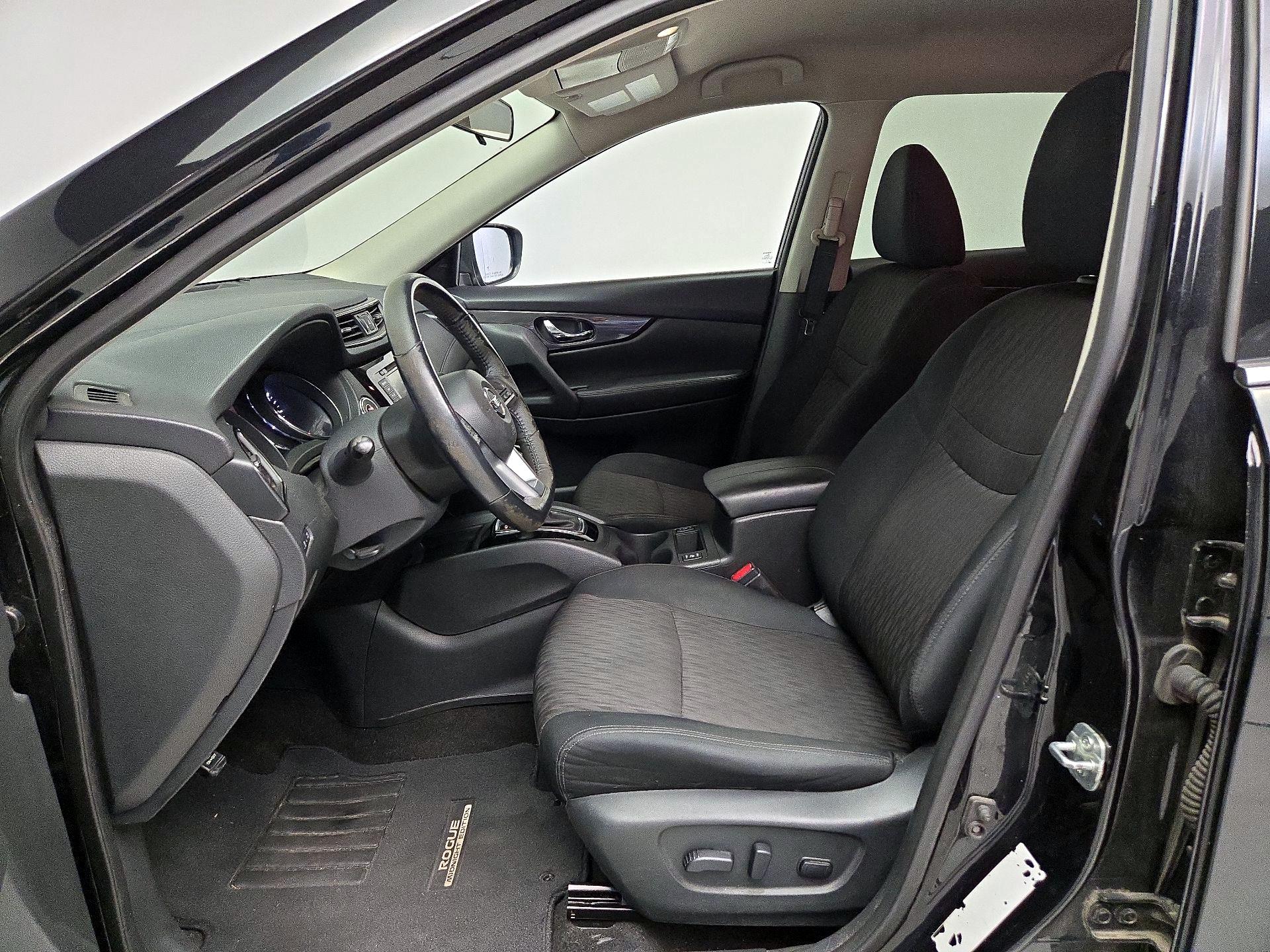Thumbnail: 2018 Nissan Rogue - 11
