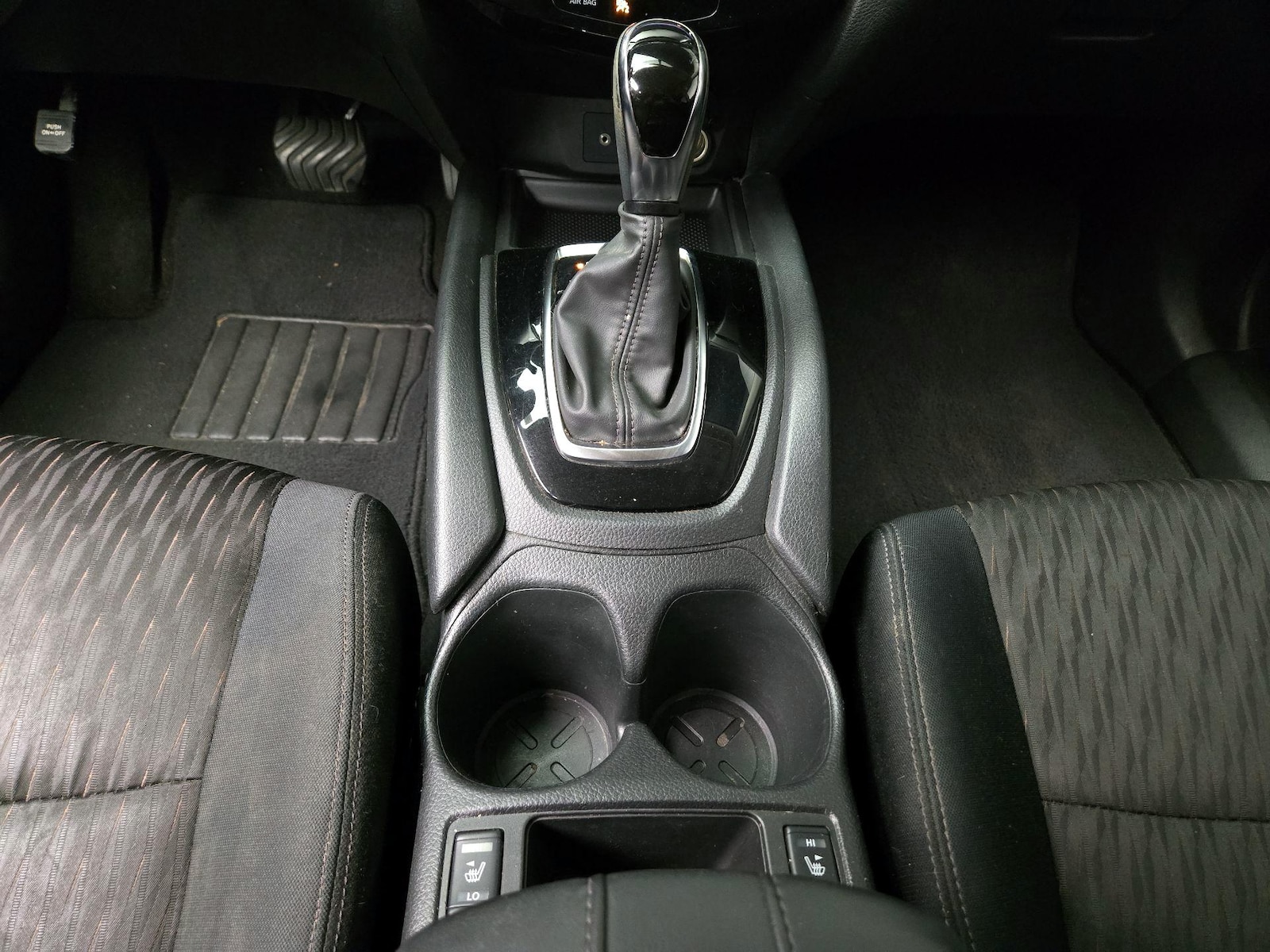 2018 Nissan Rogue SV - Photo 19