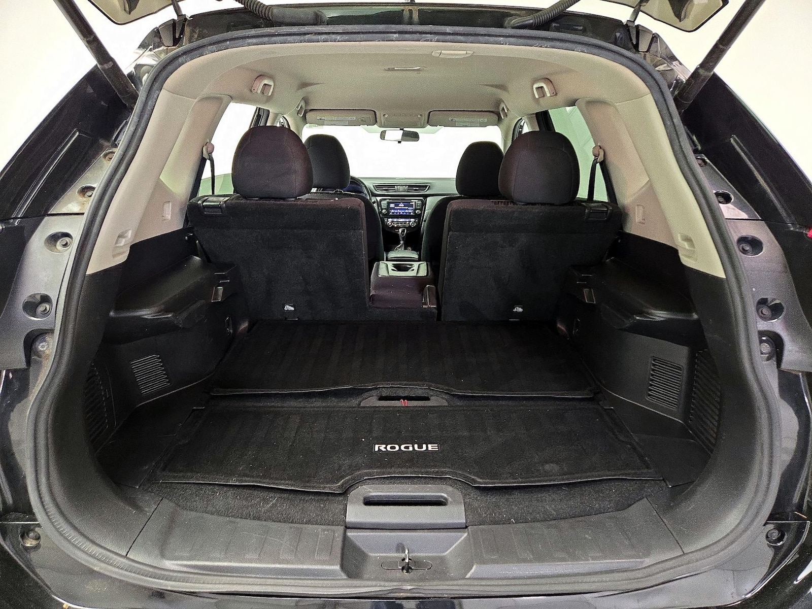 2018 Nissan Rogue SV - Photo 22