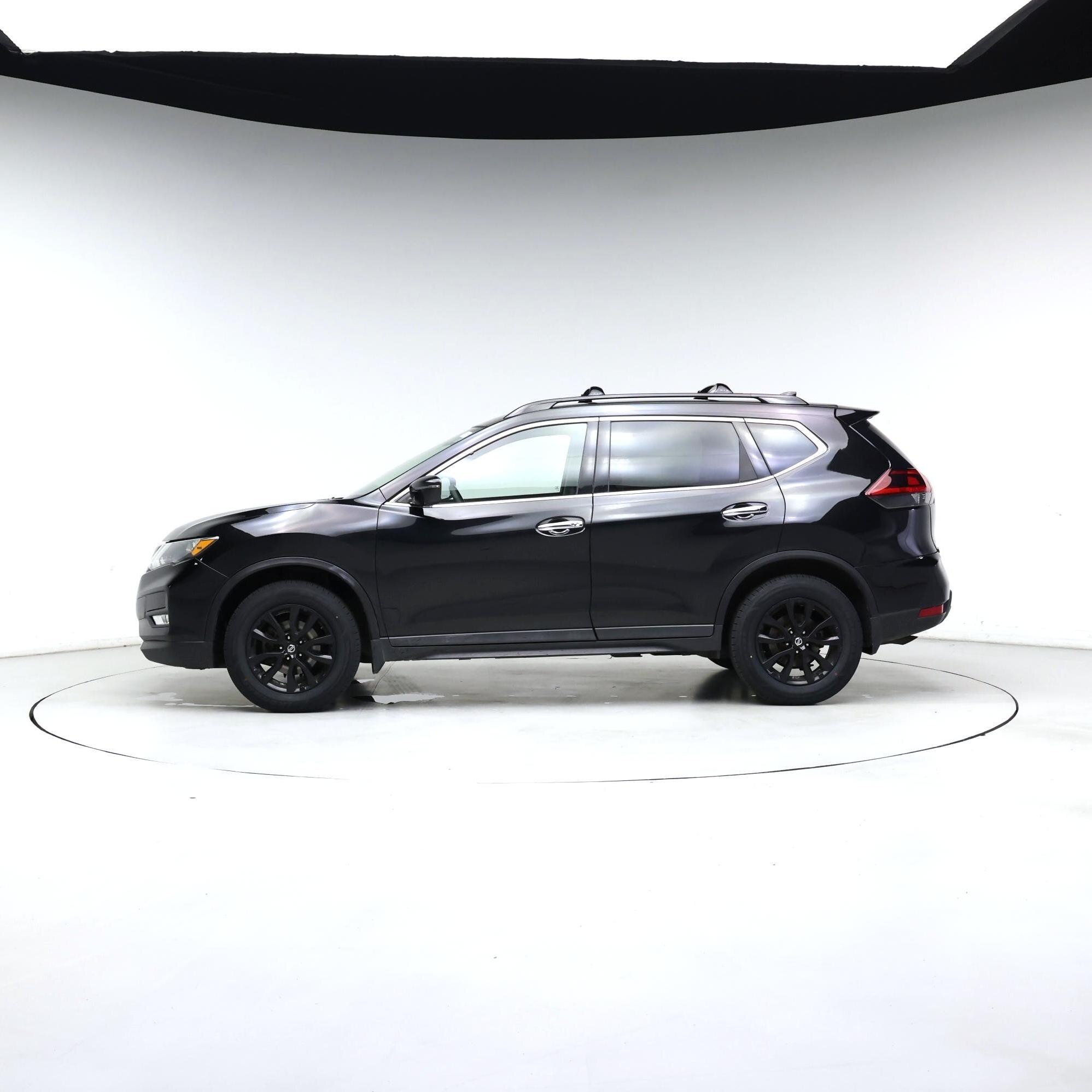 Thumbnail: 2018 Nissan Rogue - 3