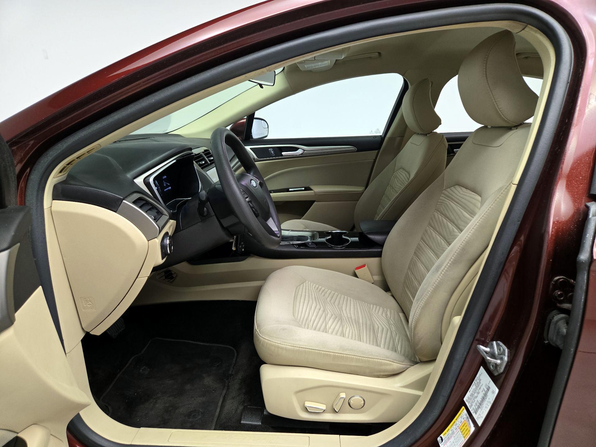 Thumbnail: 2016 Ford Fusion - 11