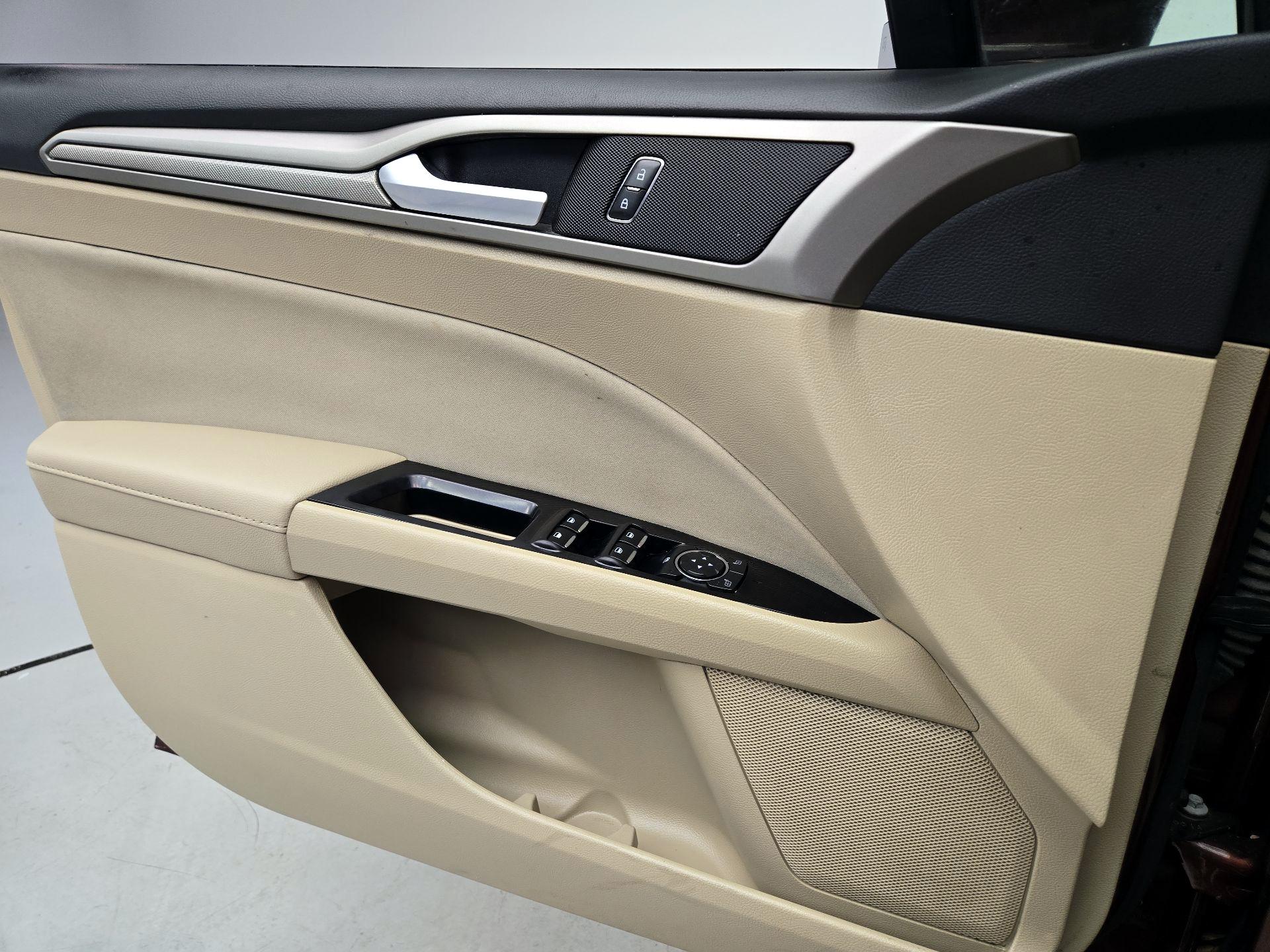 Thumbnail: 2016 Ford Fusion - 12