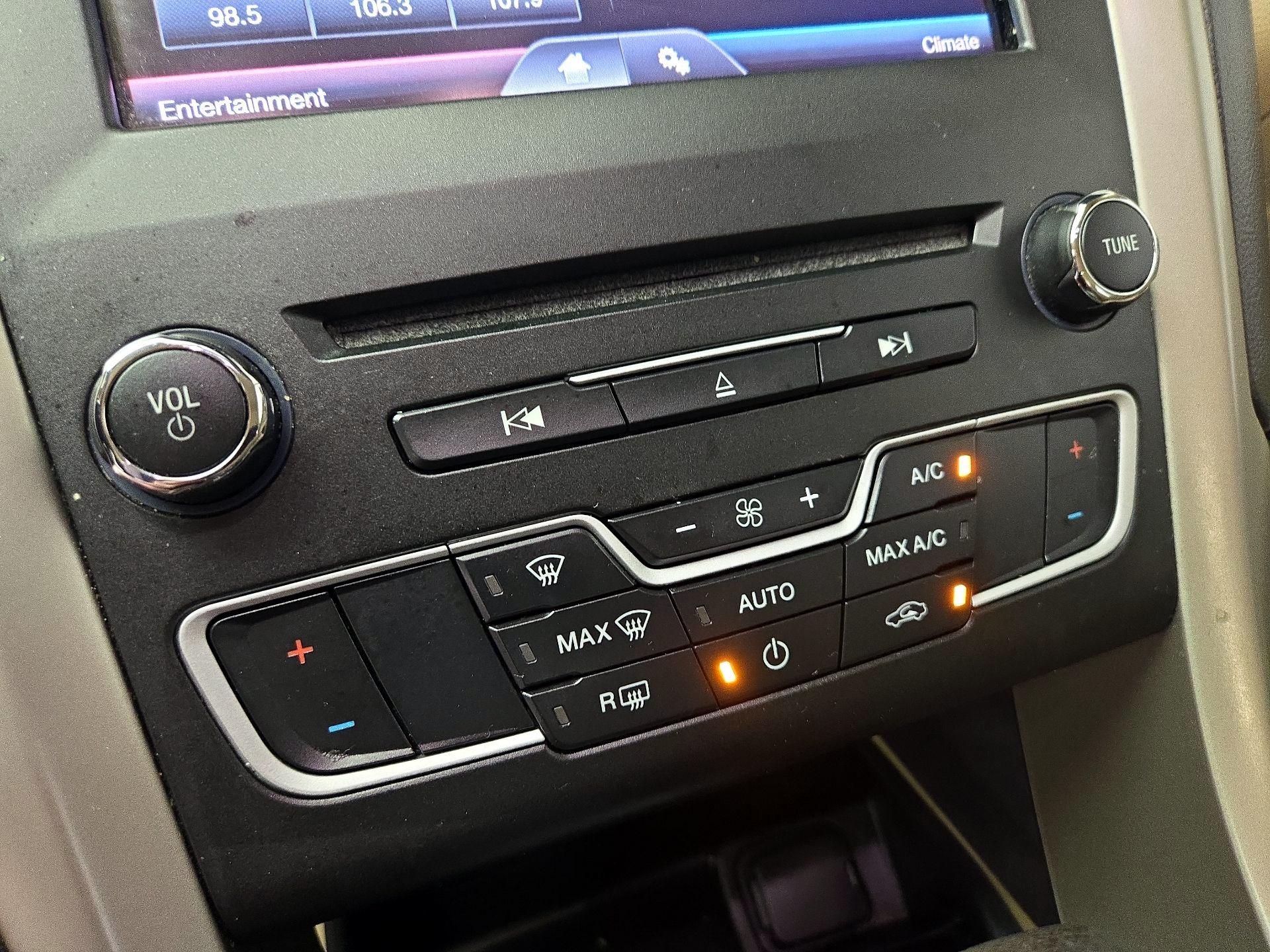 Thumbnail: 2016 Ford Fusion - 16