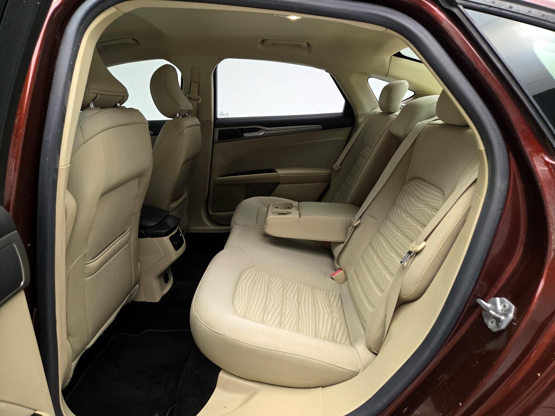 Thumbnail: 2016 Ford Fusion - 19