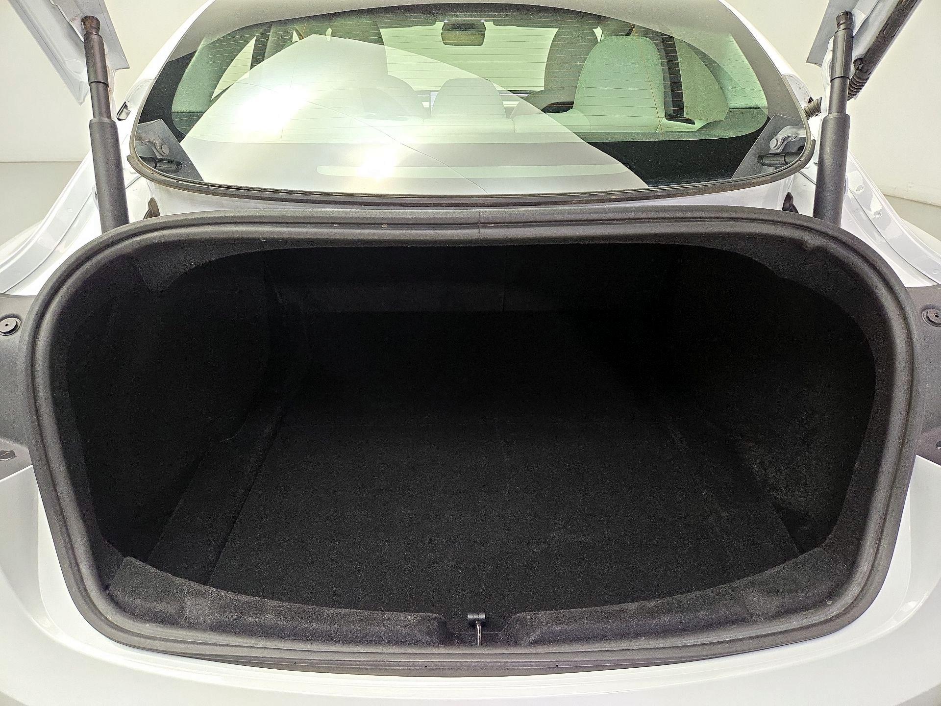 Thumbnail: 2024 Tesla Model 3 - 19