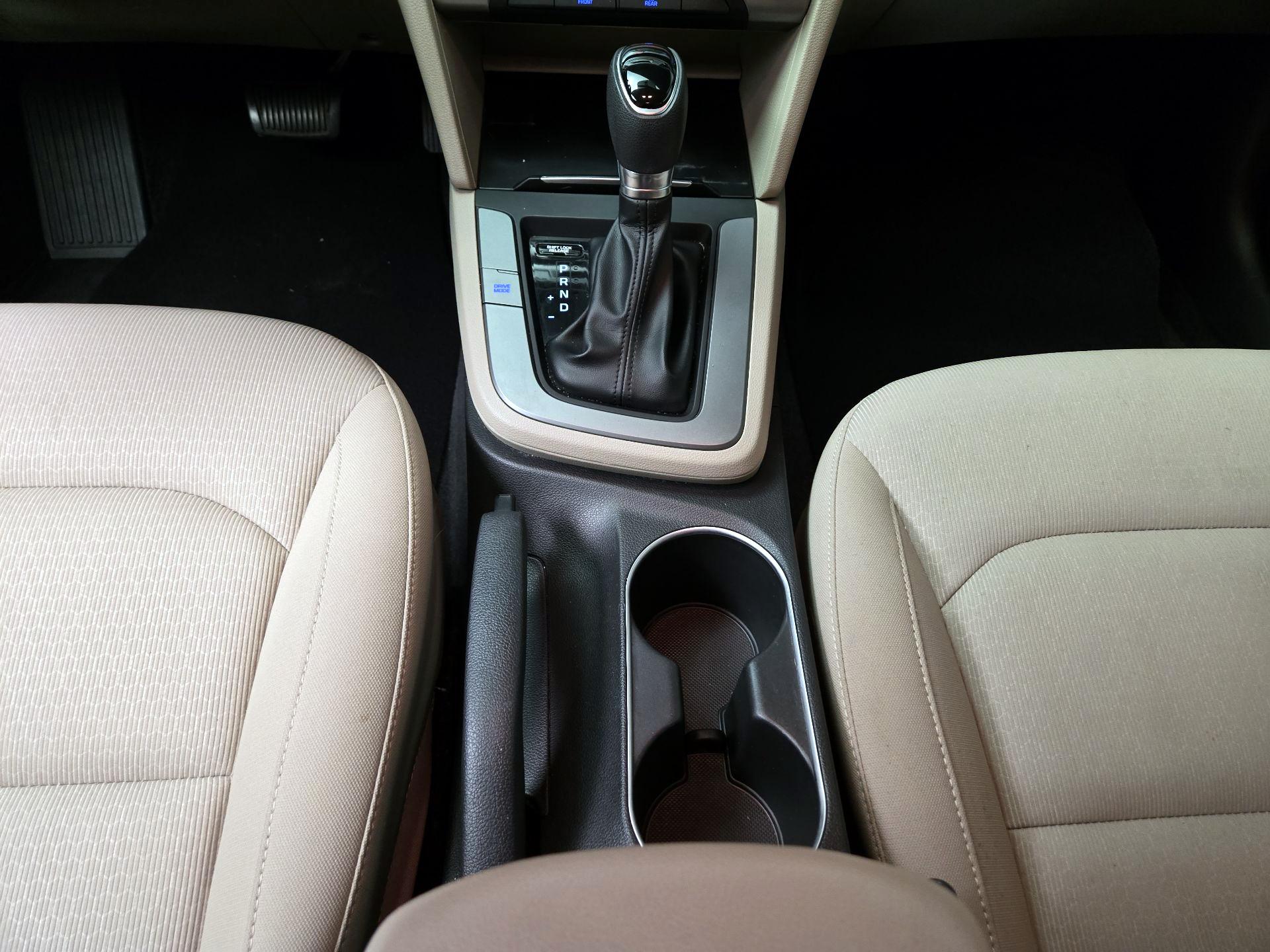 Thumbnail: 2018 Hyundai Elantra - 16