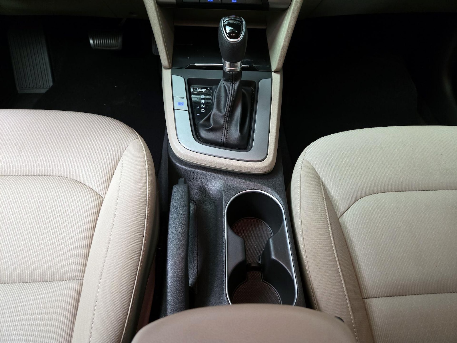 2018 Hyundai Elantra SE - Photo 17