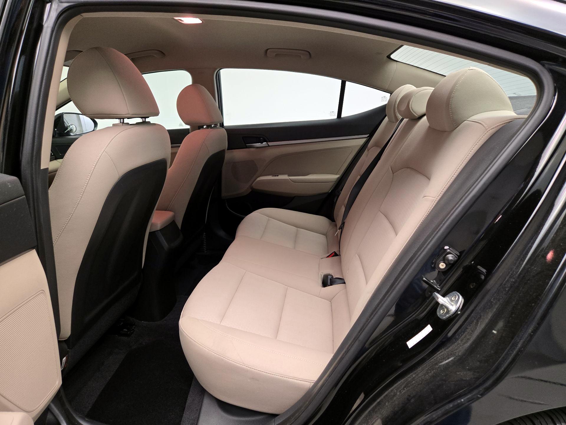 Thumbnail: 2018 Hyundai Elantra - 18