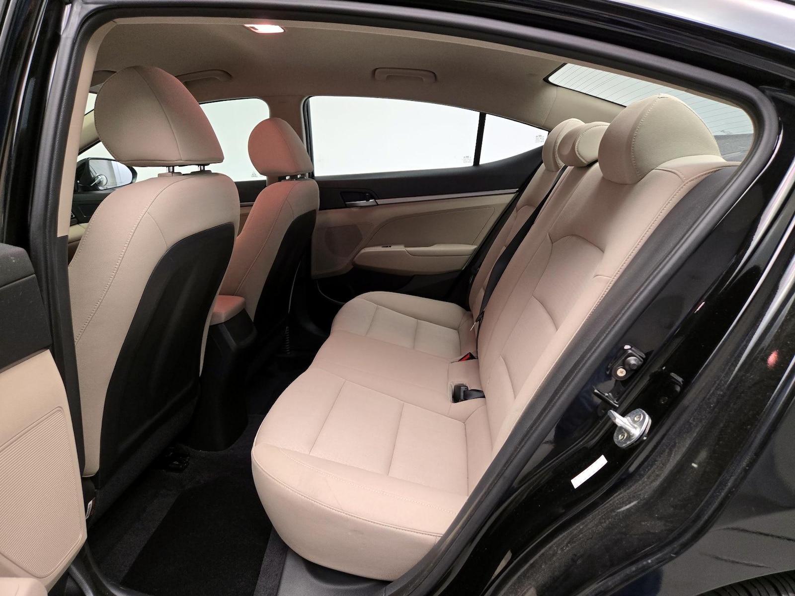 2018 Hyundai Elantra SE - Photo 19