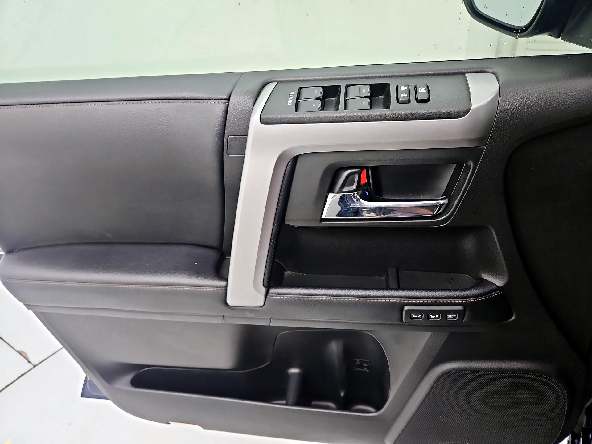 Thumbnail: 2021 Toyota 4Runner - 12