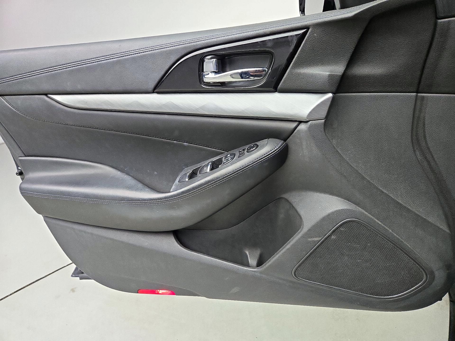 Thumbnail: 2016 Nissan Maxima - 12