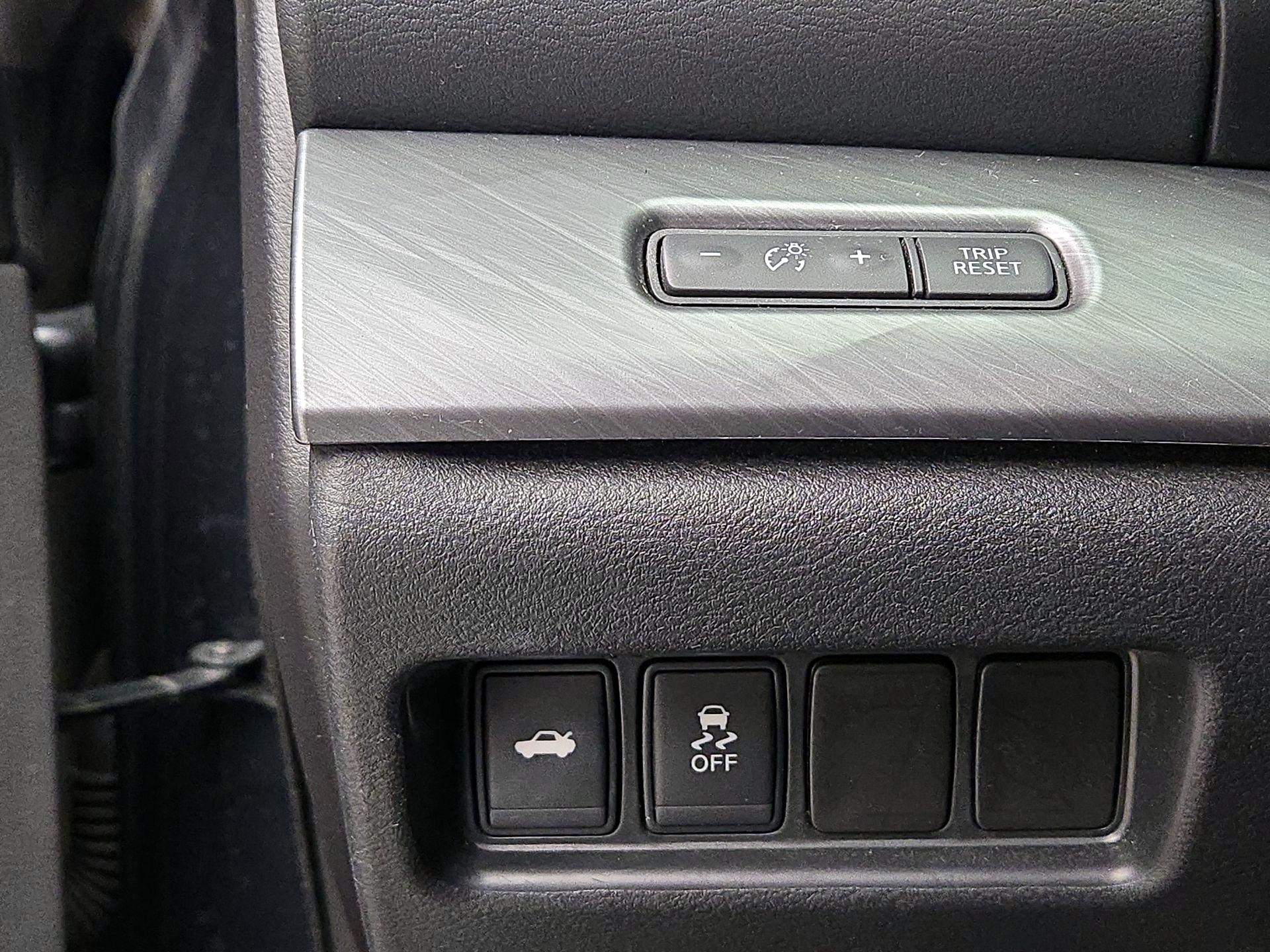 Thumbnail: 2016 Nissan Maxima - 13