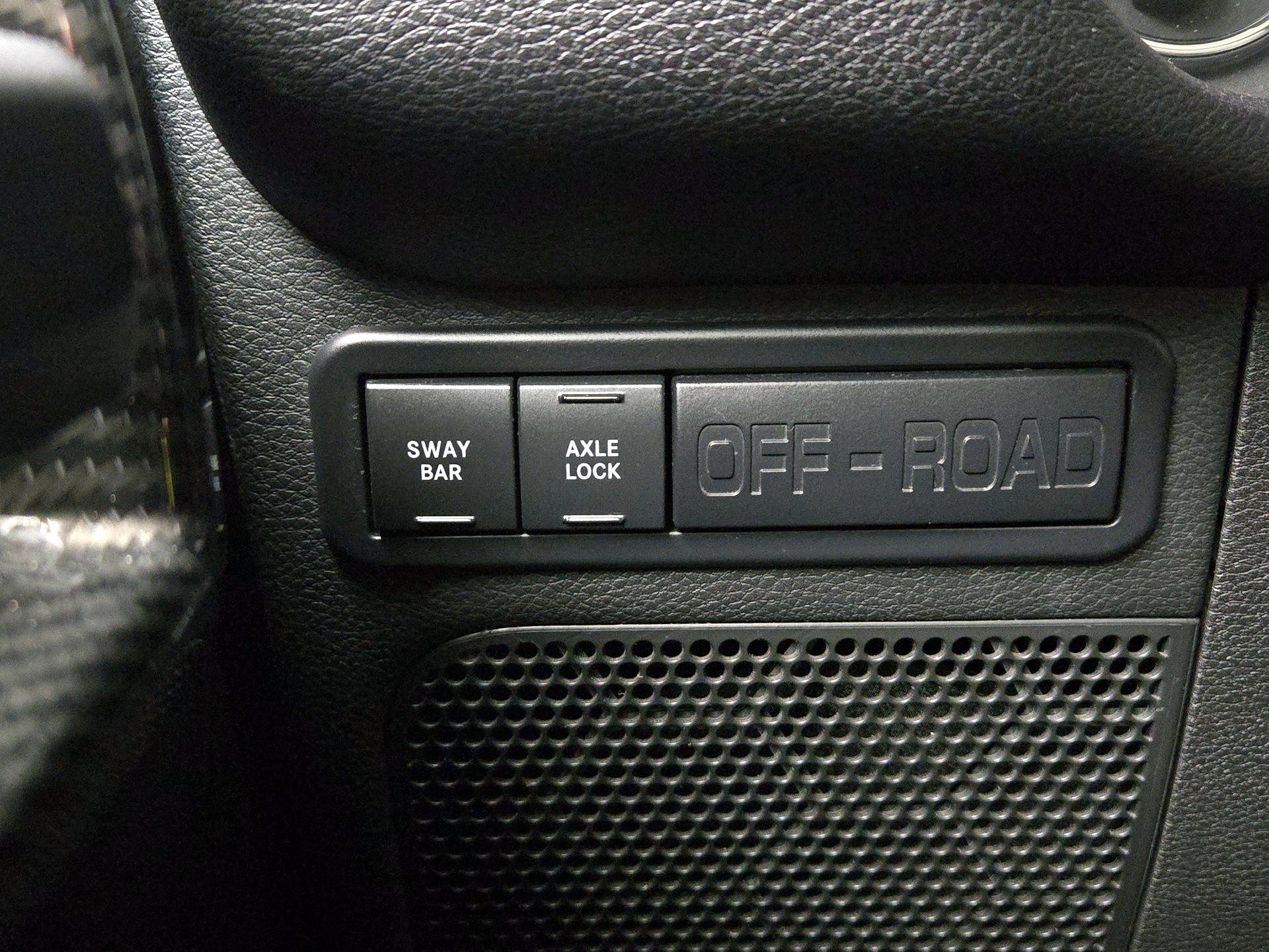 Thumbnail: 2017 Jeep Wrangler - 13