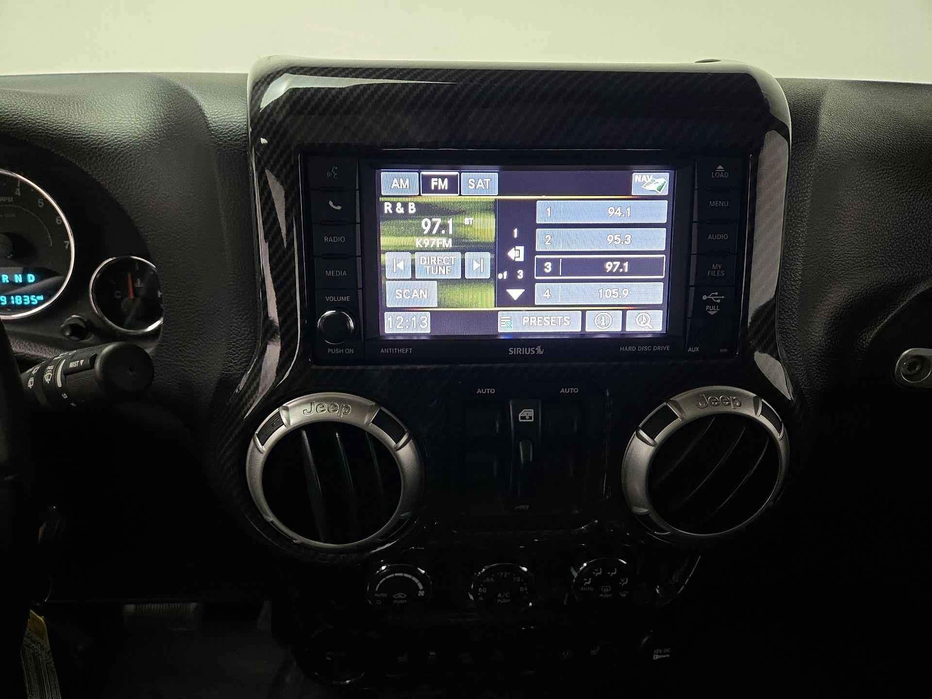 Thumbnail: 2017 Jeep Wrangler - 14
