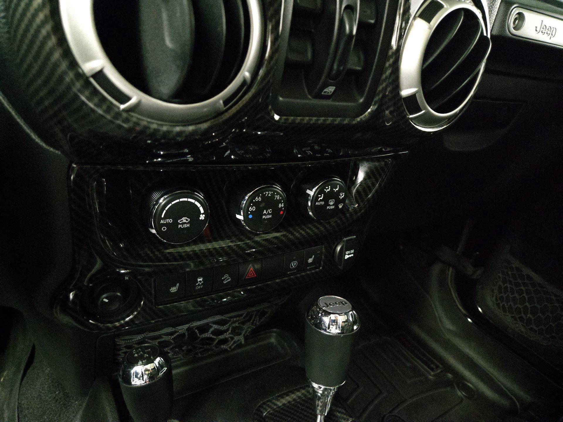 Thumbnail: 2017 Jeep Wrangler - 15