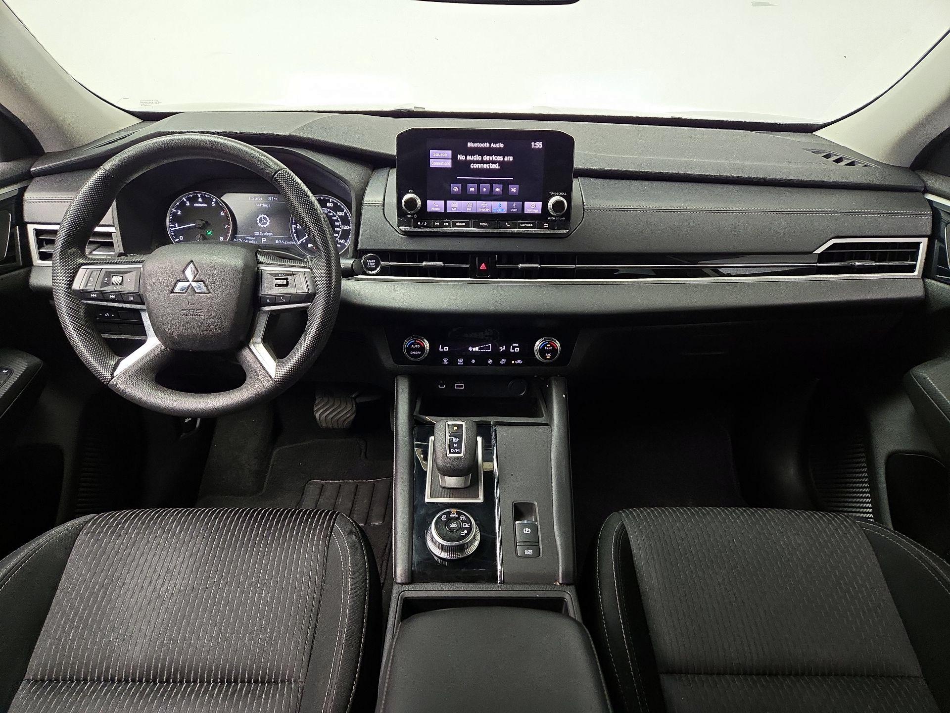 Thumbnail: 2022 Mitsubishi Outlander - 9