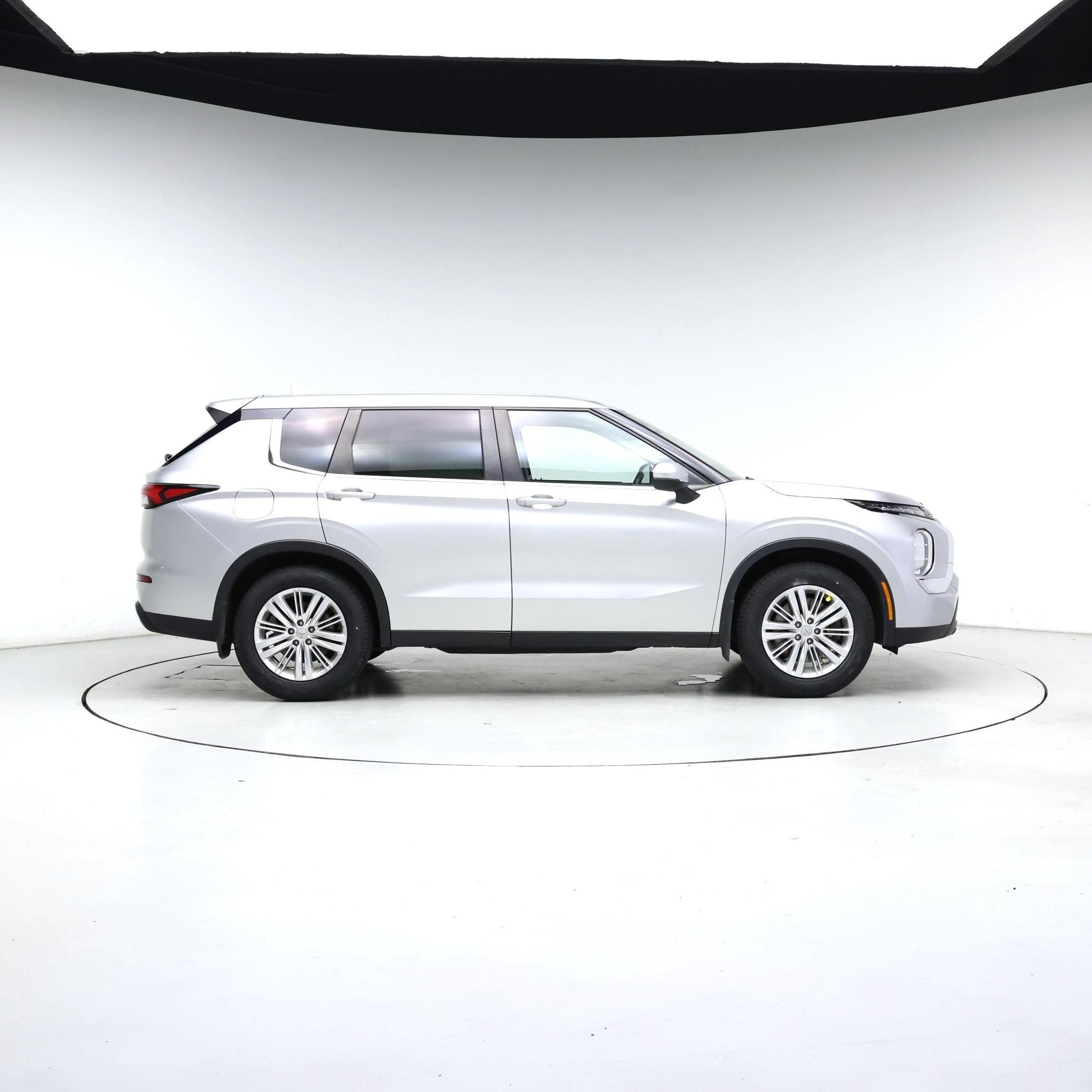 Thumbnail: 2022 Mitsubishi Outlander - 7
