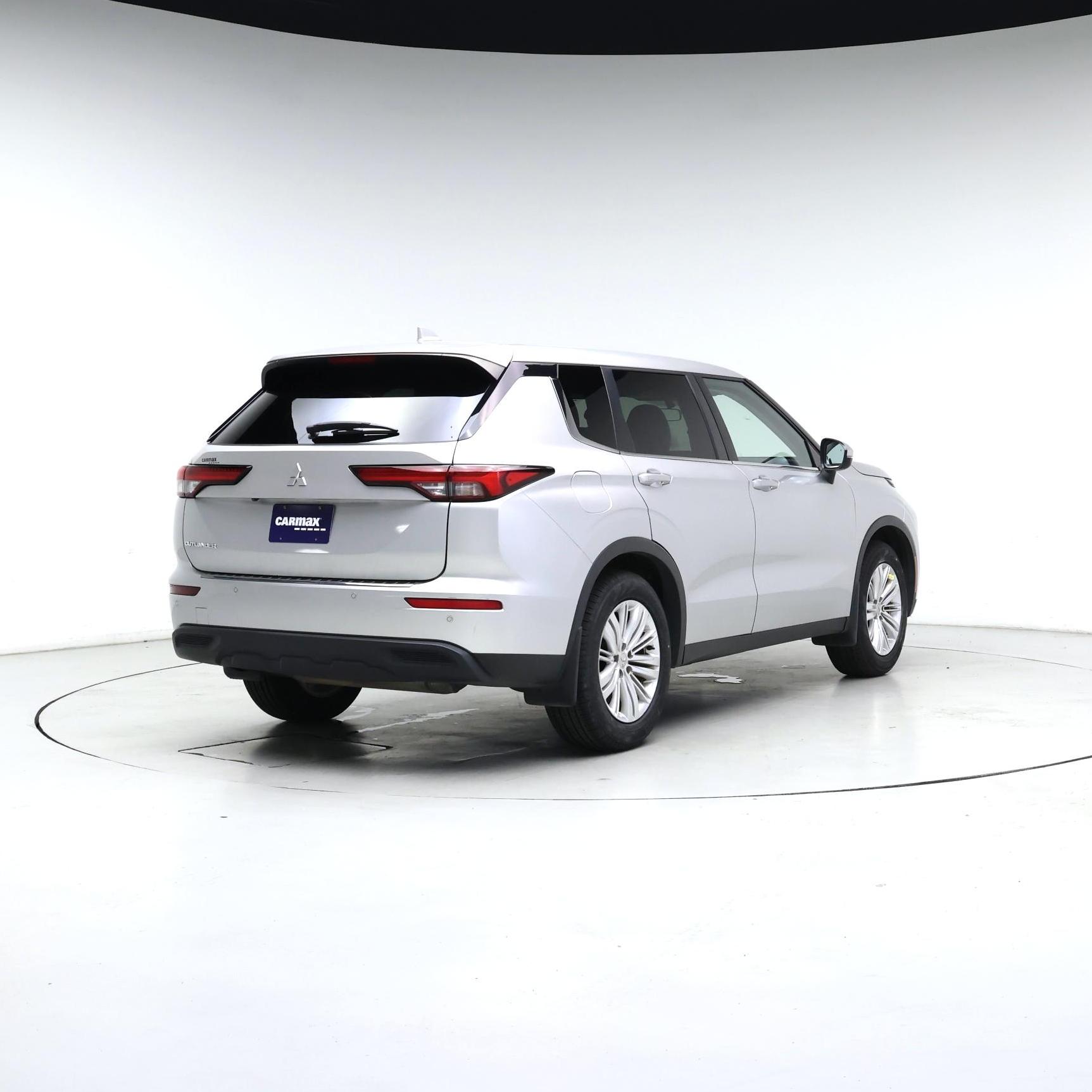 Thumbnail: 2022 Mitsubishi Outlander - 8