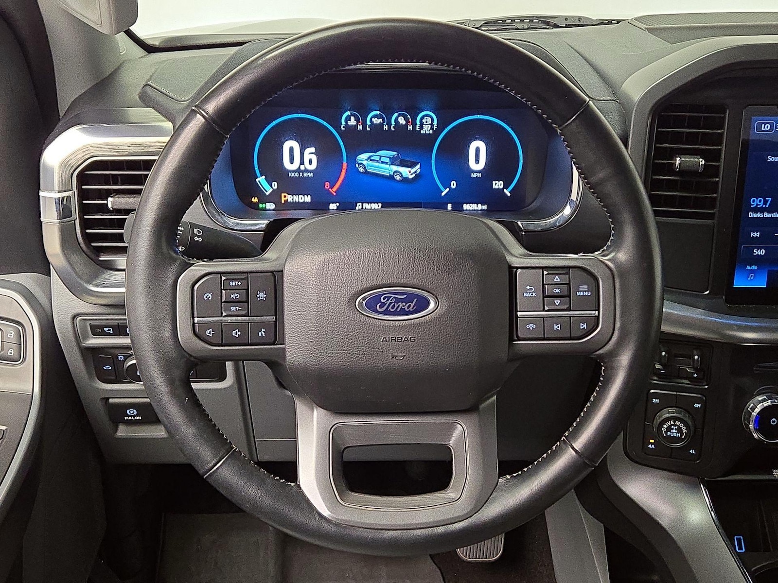 2022 Ford F-150 Lariat - Photo 11