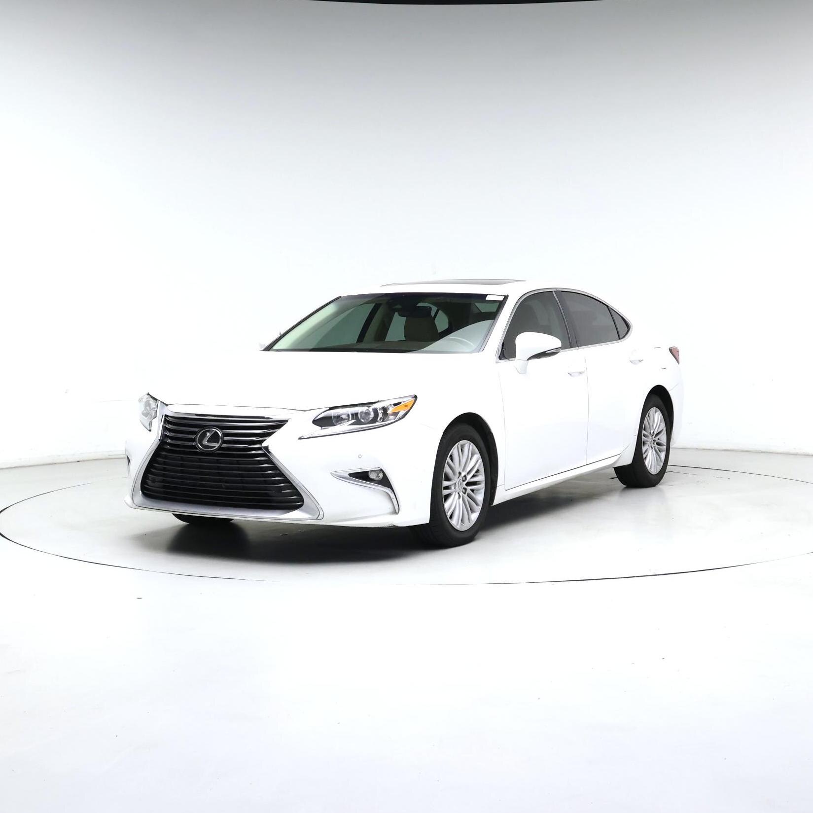 Thumbnail: 2017 Lexus ES - 4