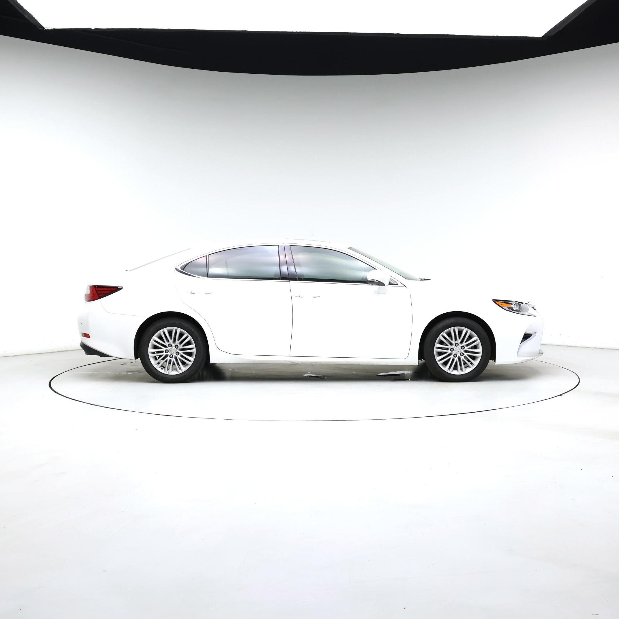 Thumbnail: 2017 Lexus ES - 7