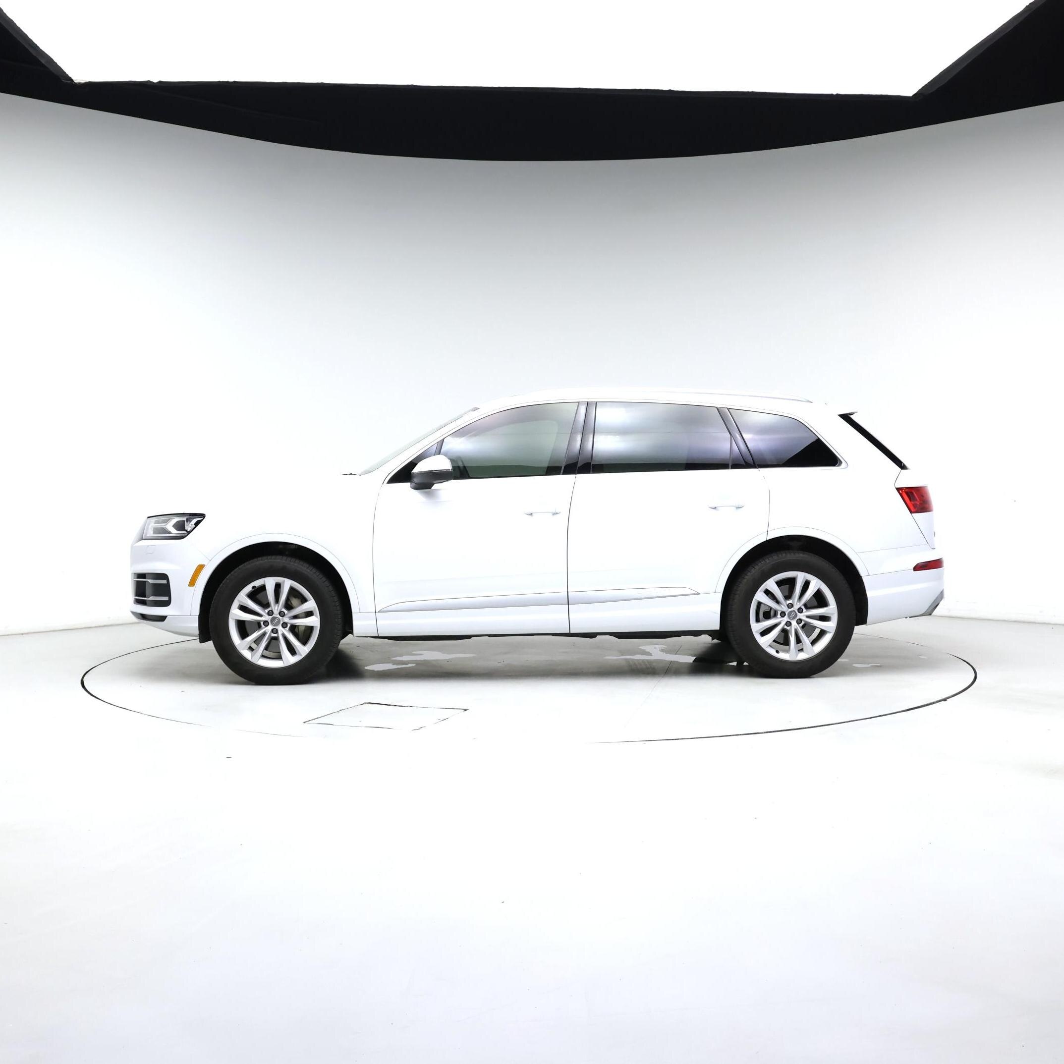 Thumbnail: 2019 Audi Q7 - 3