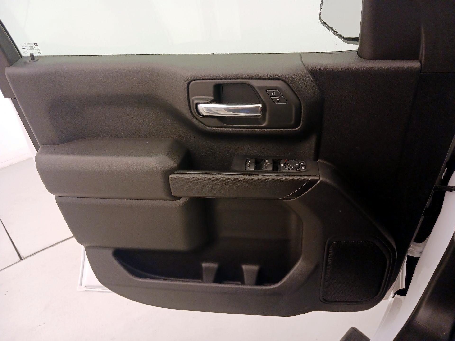 Thumbnail: 2022 Chevrolet Silverado 1500 - 12