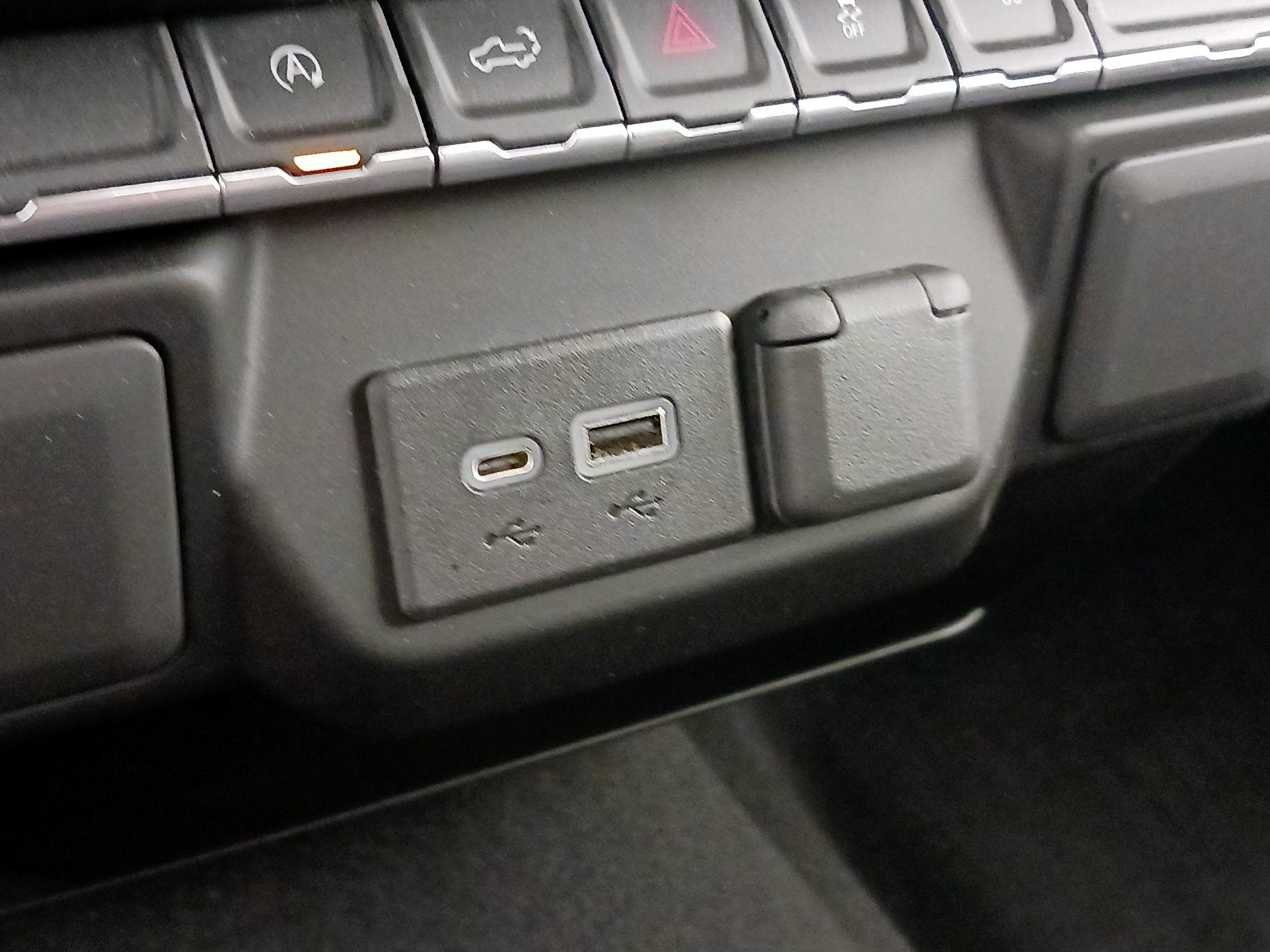 Thumbnail: 2022 Chevrolet Silverado 1500 - 18