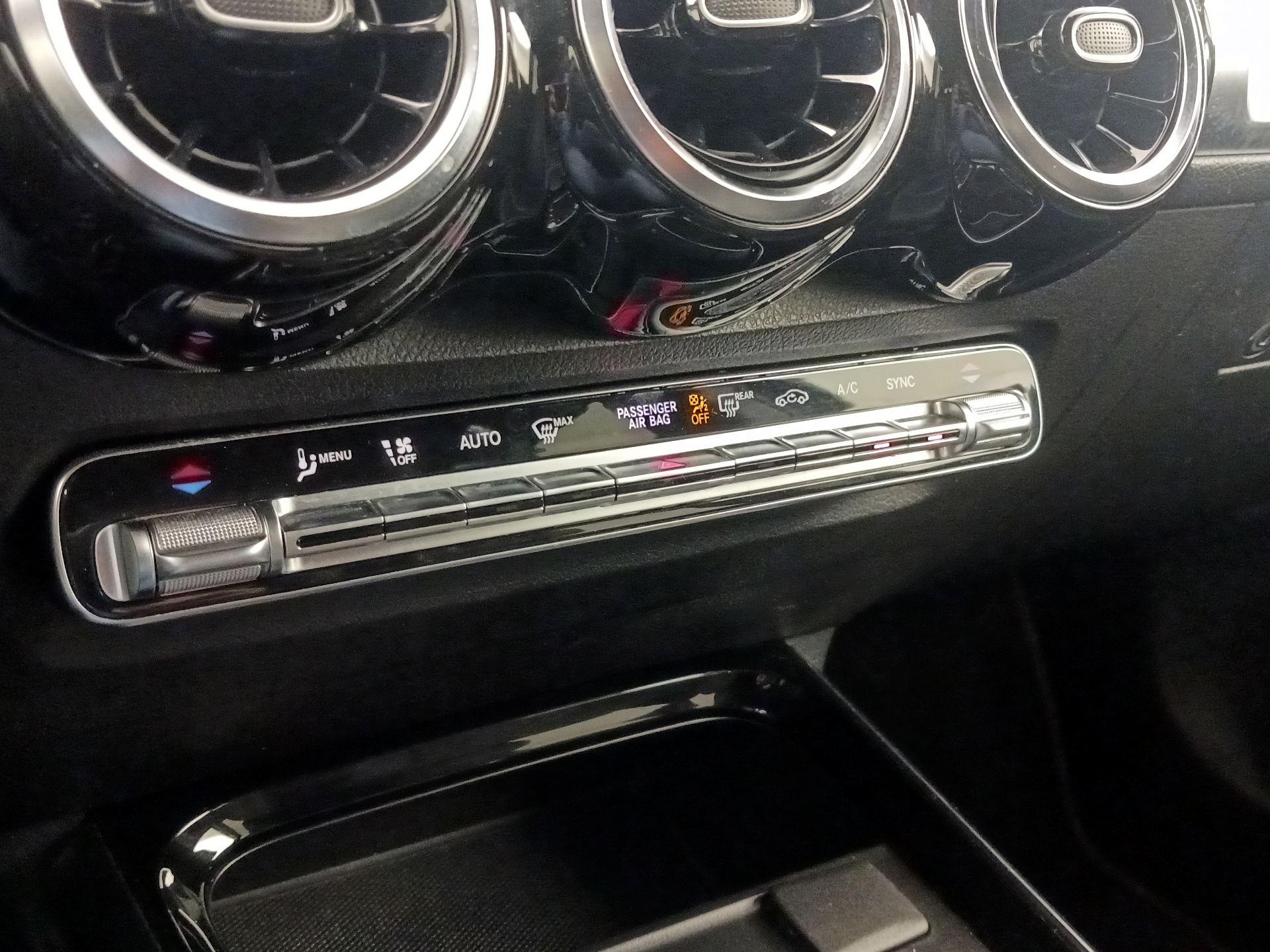 Thumbnail: 2021 Mercedes-Benz GLB - 14