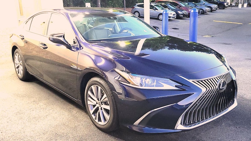 2021 Lexus ES 350 Hero Image