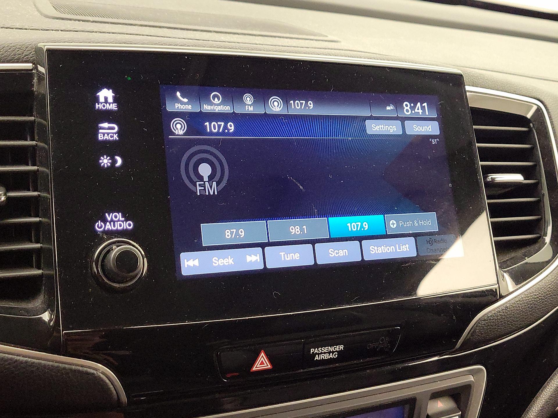 Thumbnail: 2019 Honda Pilot - 16