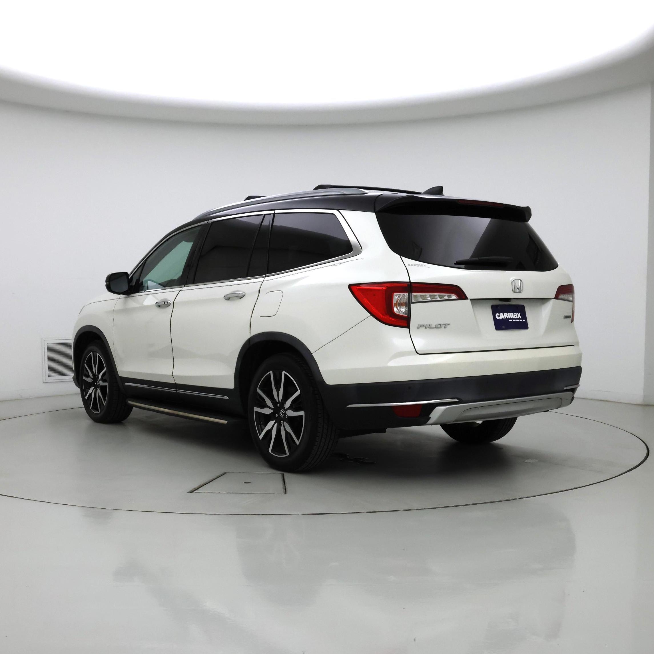 Thumbnail: 2019 Honda Pilot - 2