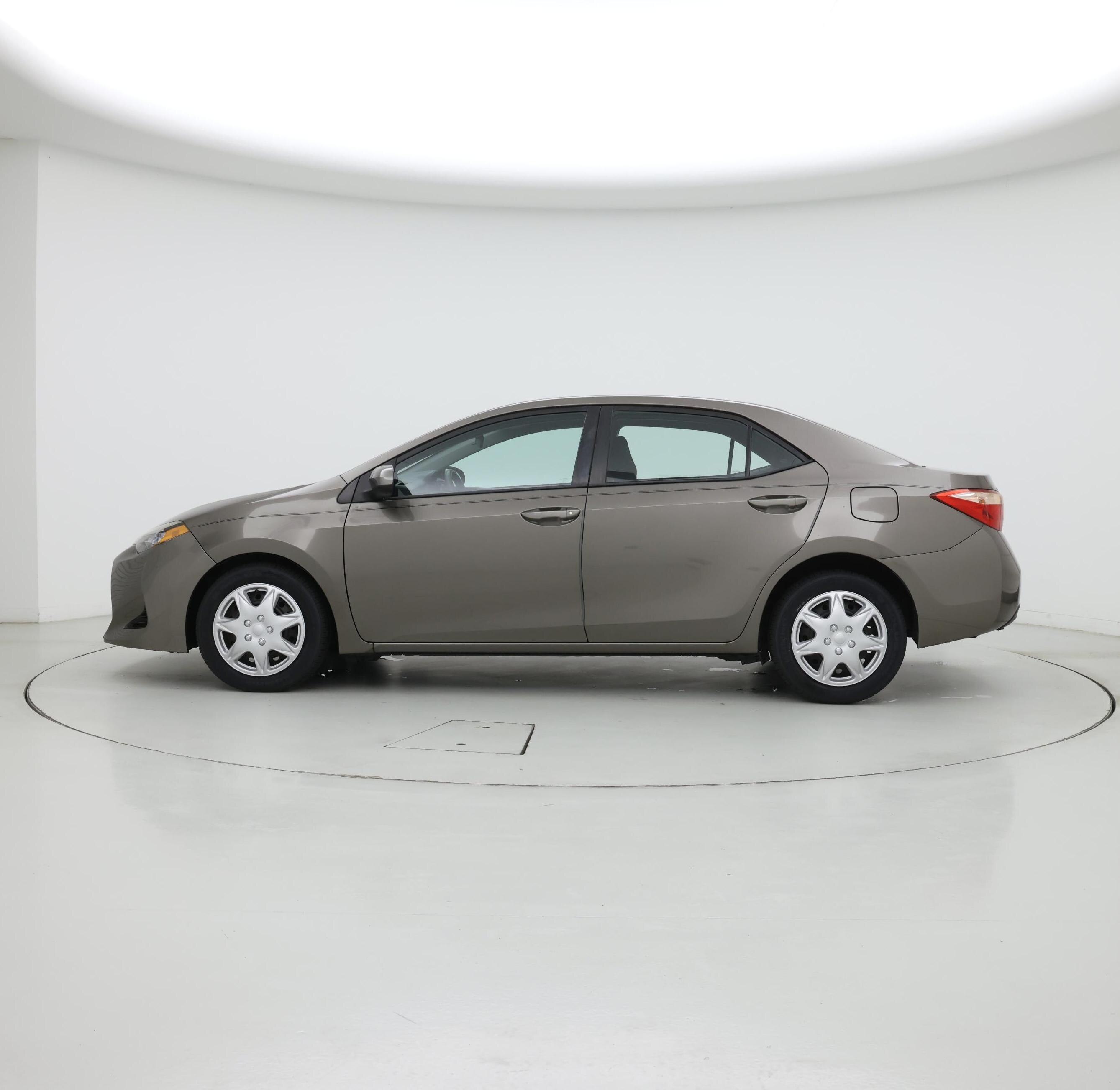 Thumbnail: 2017 Toyota Corolla - 3