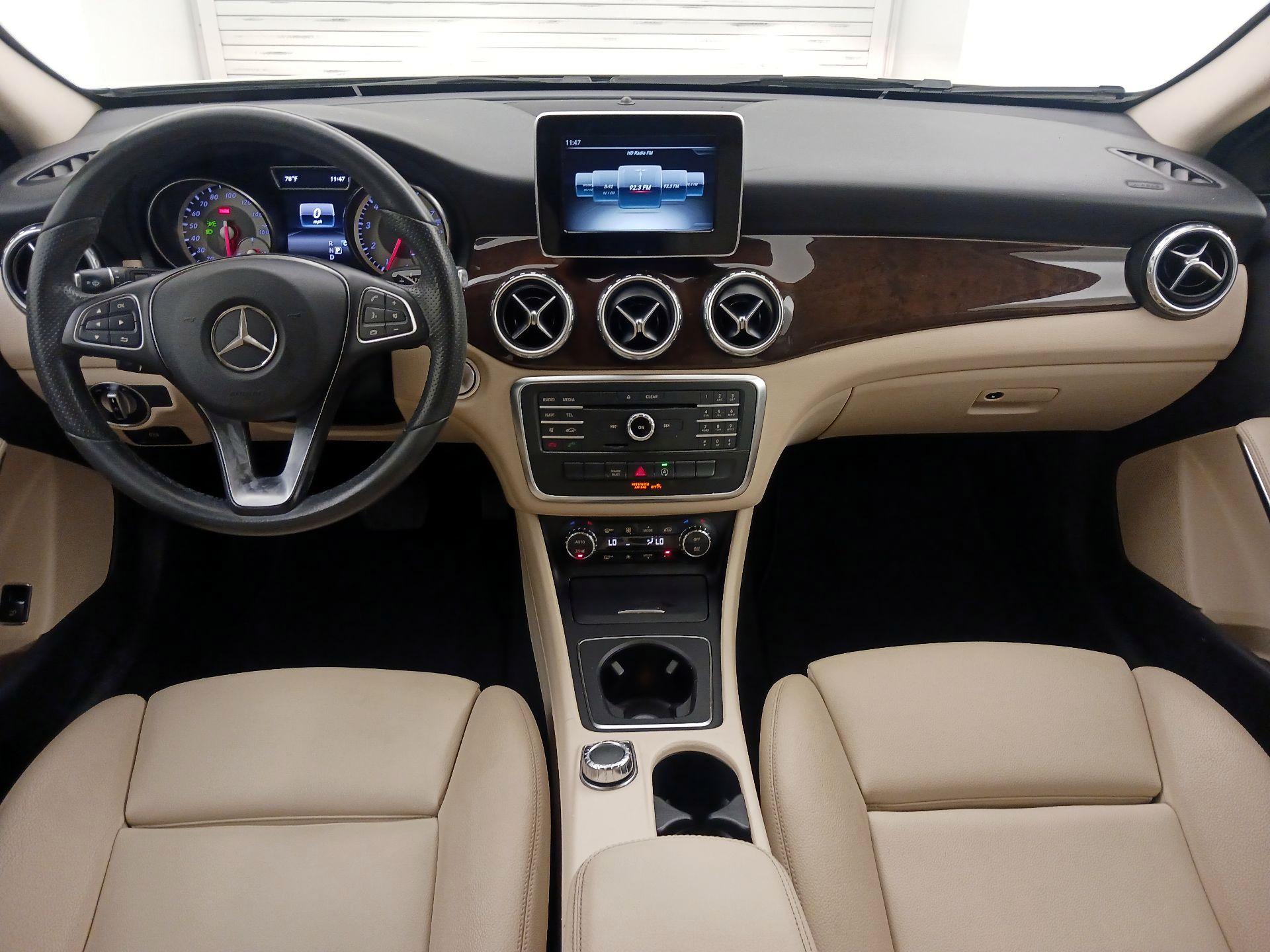 Thumbnail: 2017 Mercedes-Benz GLA - 9