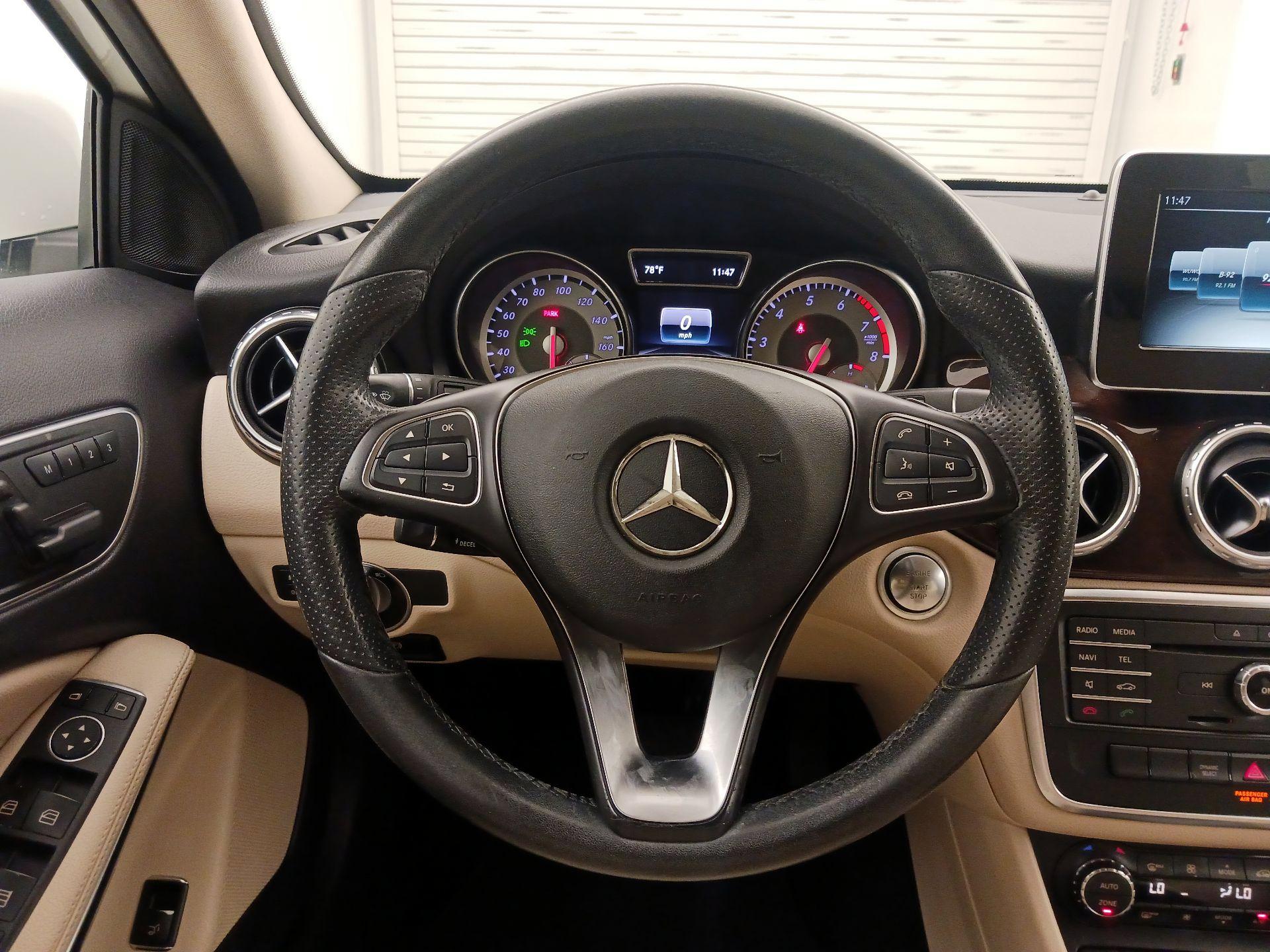 Thumbnail: 2017 Mercedes-Benz GLA - 10